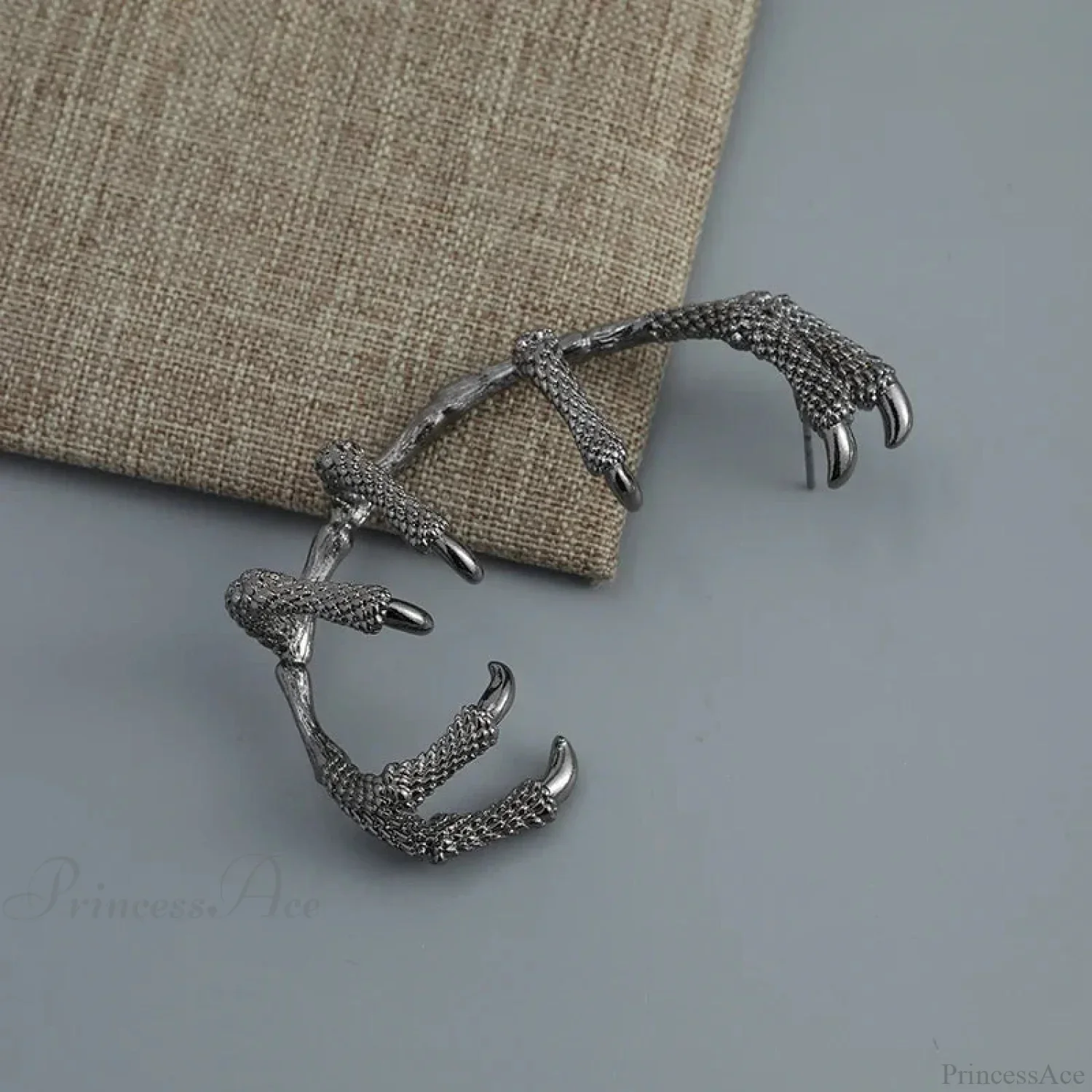 Antique Dark Dragon Talon Zinc Alloy Earring - Image 8