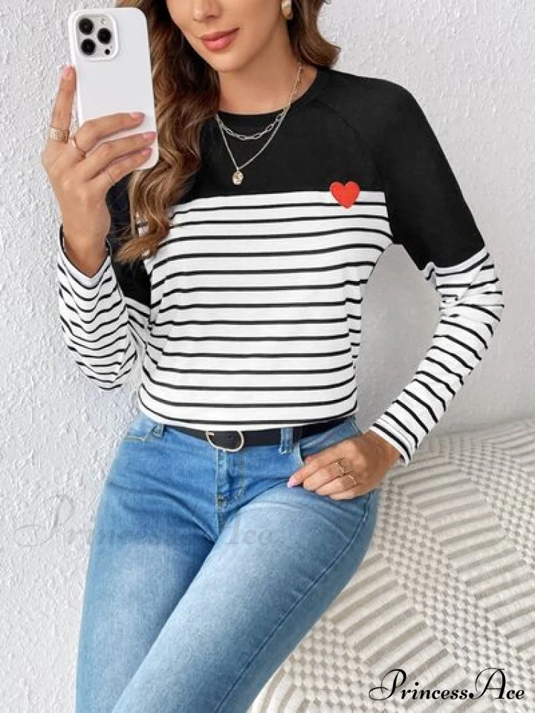 Arm T-Shirt Round Striped Patch with Heart Long Neck - Image 5