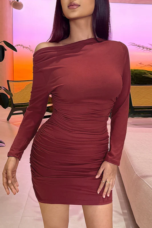 Asymmetrical Ruched Off-Shoulder Bodycon Party Dress - Image 4