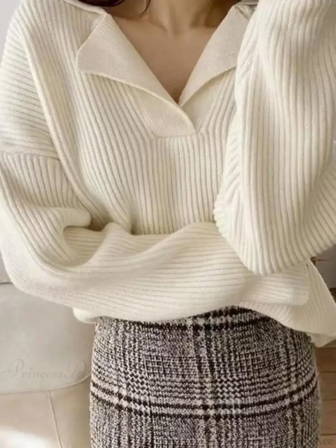 Basic Warm Vintage Green Oversized Loose White Sweater - Image 2