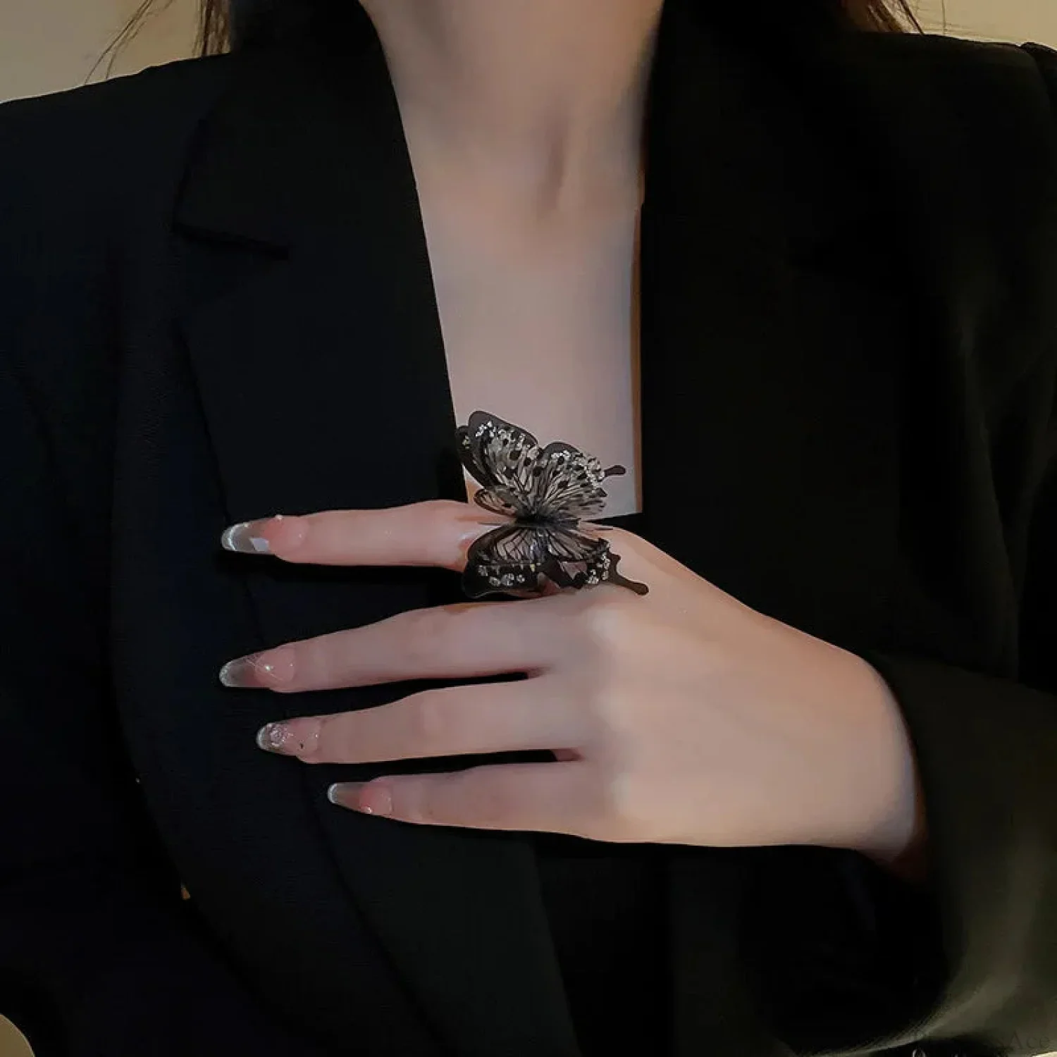 Big Butterfly Medieval Ring - Image 2