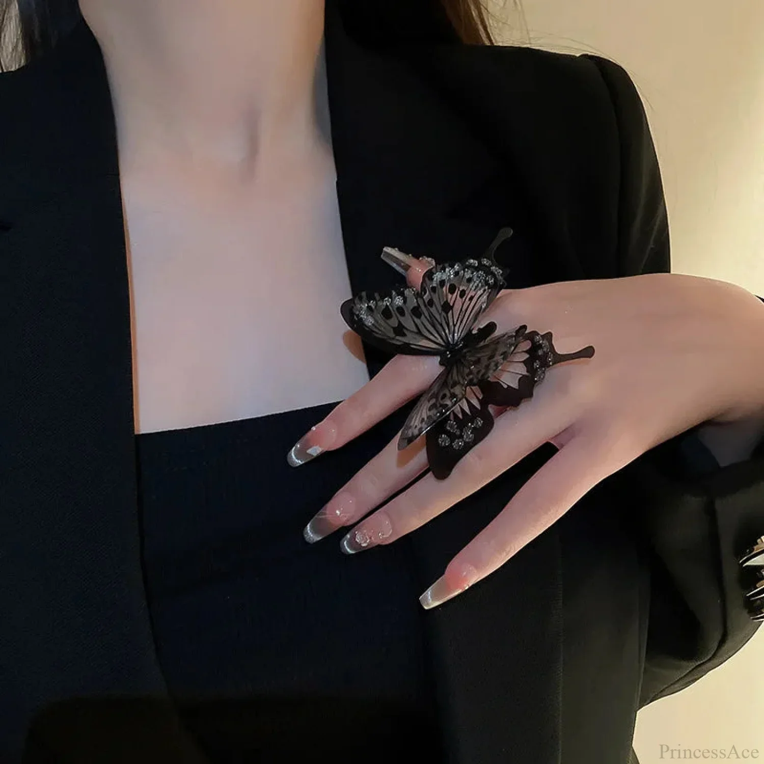 Big Butterfly Medieval Ring - Image 6