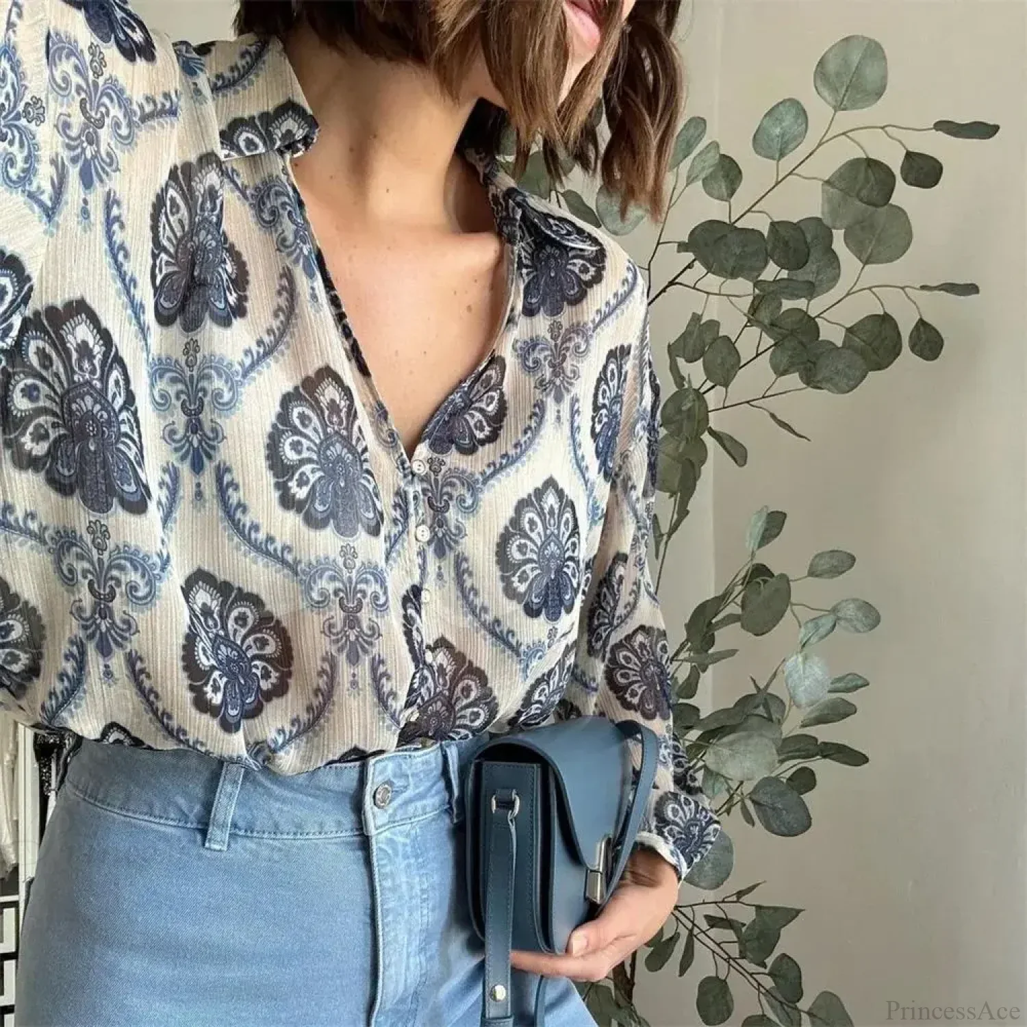 Blue Floral Printed Long Sleeve V-Neck Boho Blouse - Image 6