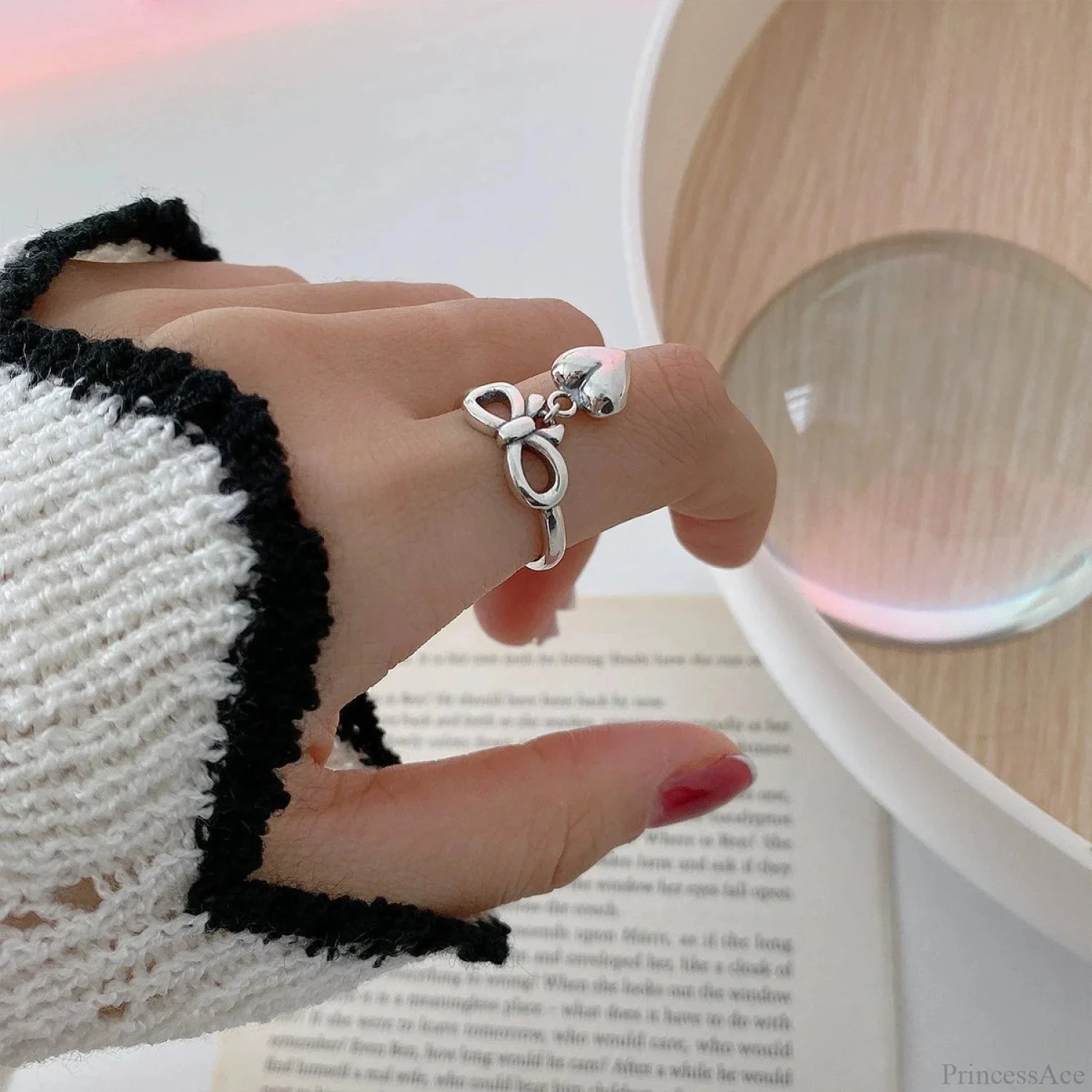 Bow Affection Pendant Gothic Circle - Image 4