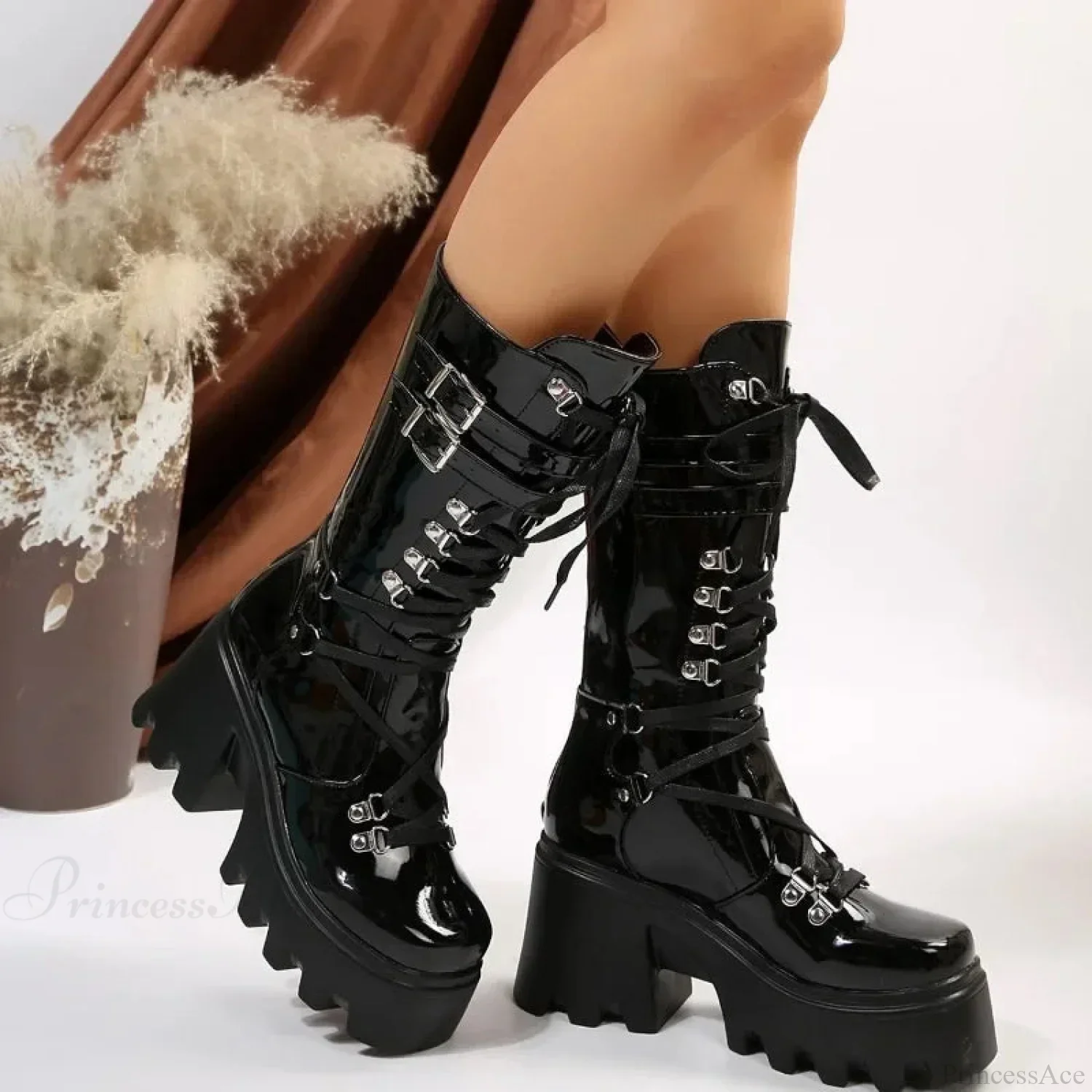 Cold Weather Style Mid Tube Platform Dark Boot - Image 4