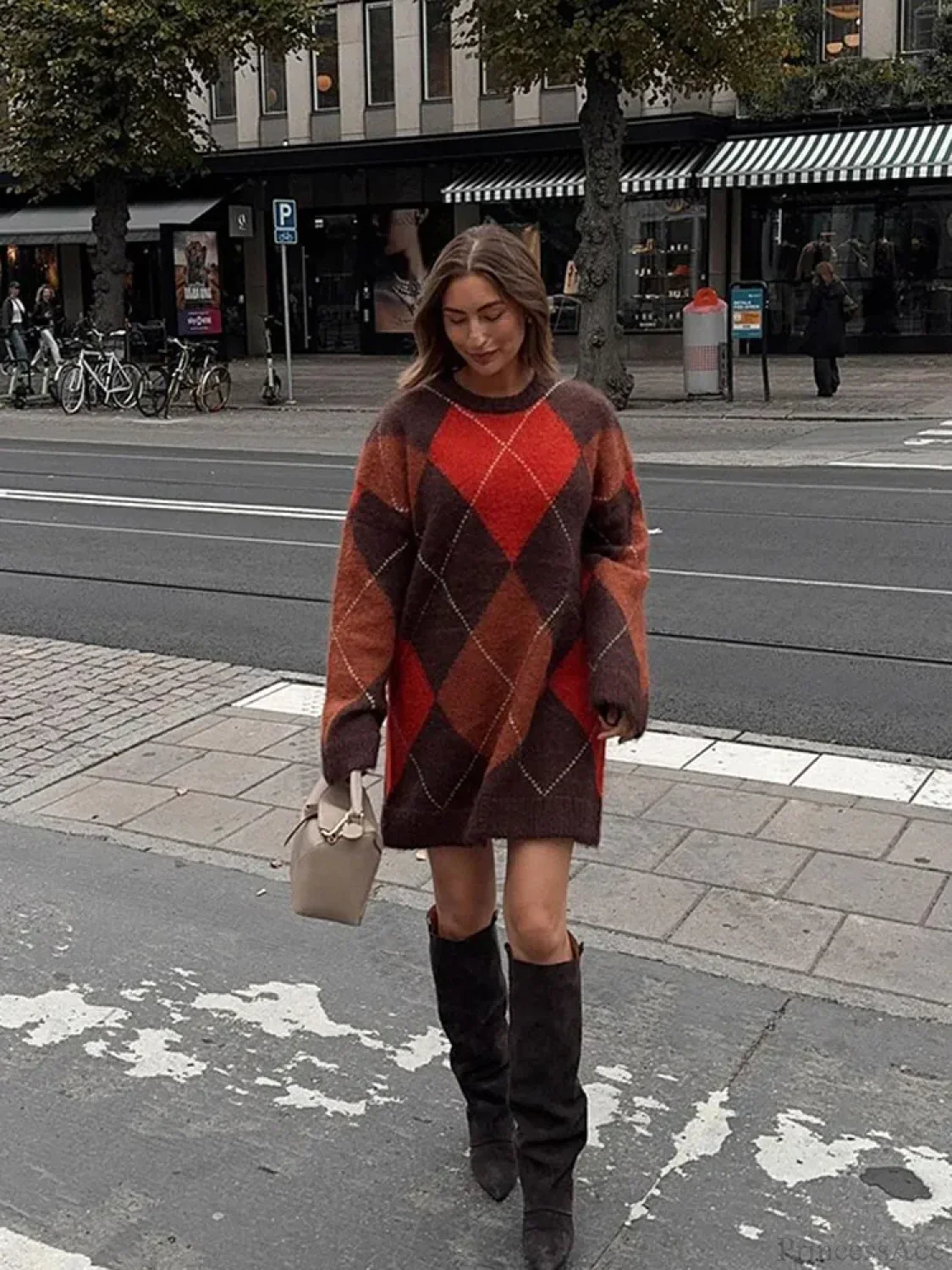 Color Block Round Neck Sweater - Image 3