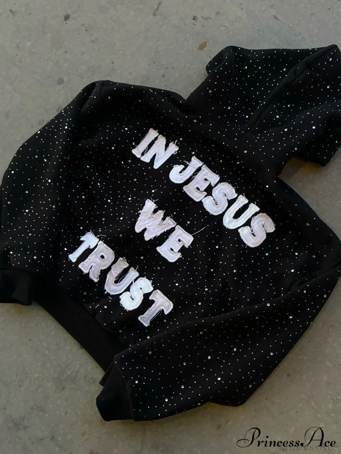 Comfortable Graphic Zip Up Hoodie - Image 4