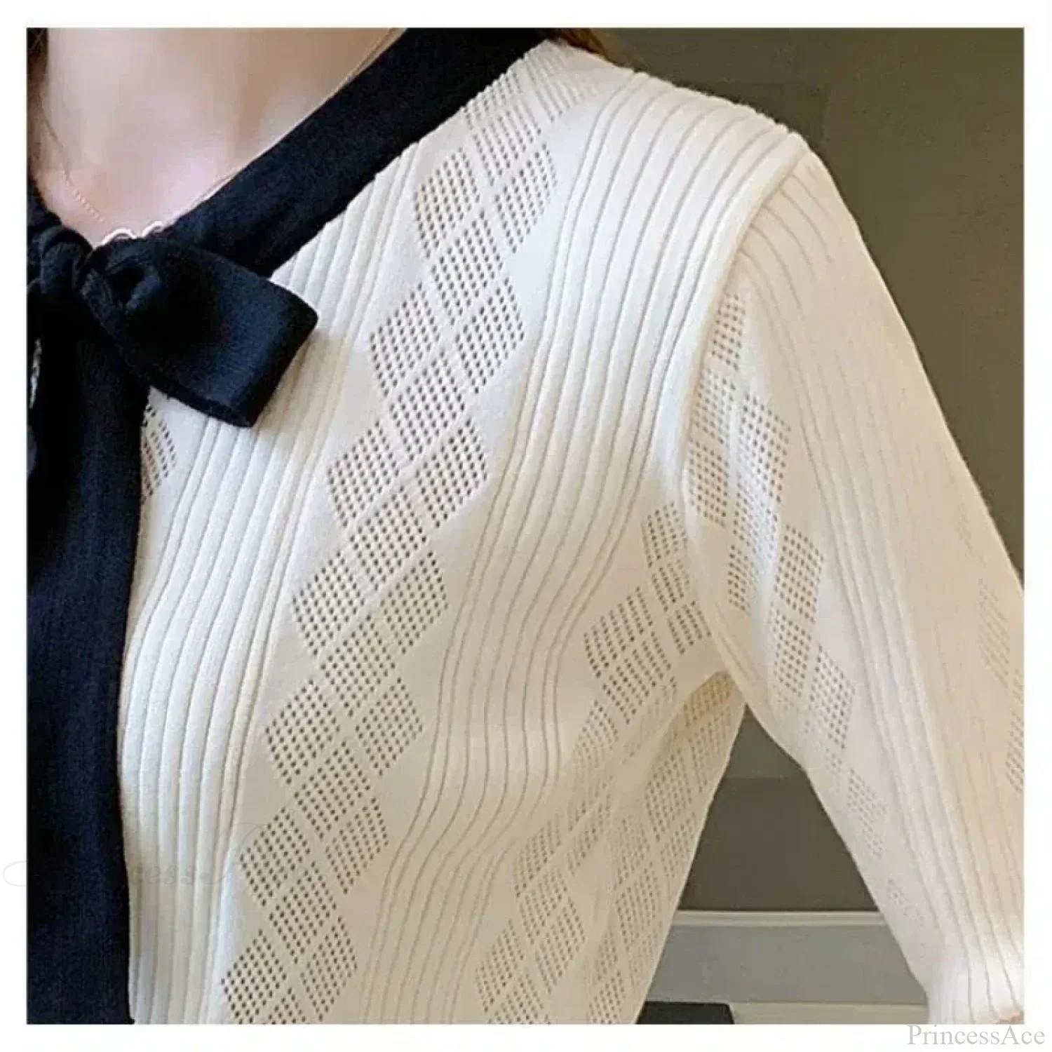 Contrast Color Button V-Neck Knit Cardigan - Image 4