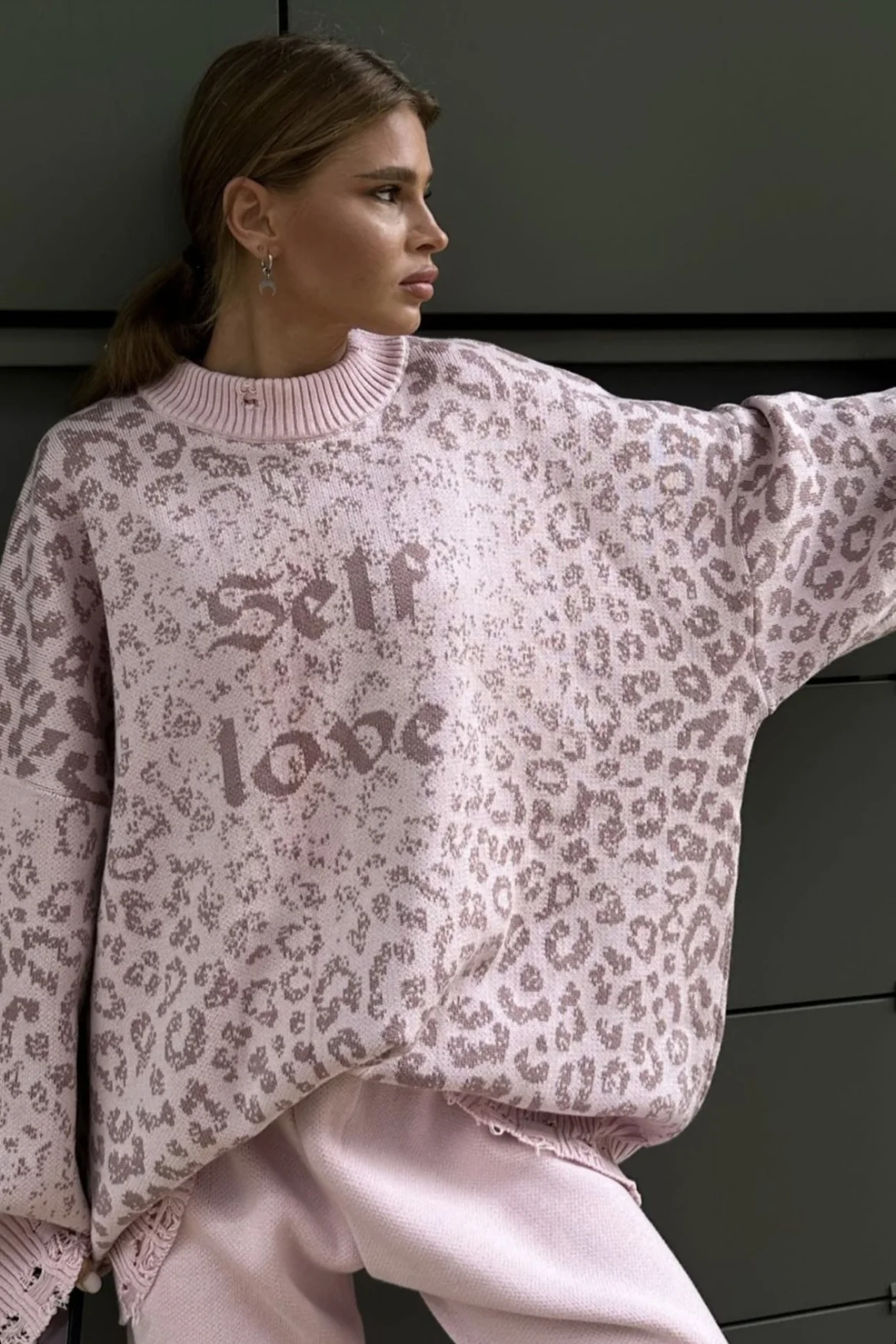 Contrast Letter Knit Pullover Sweater - Image 2
