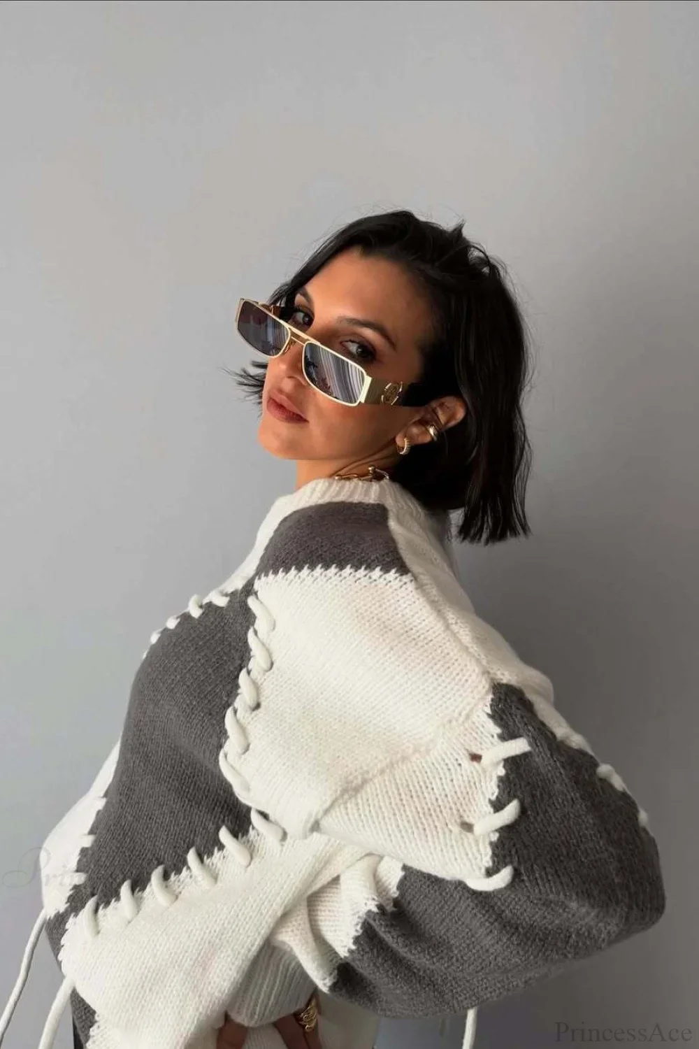 Crew Neck Long Sleeve Contrast Argyle Drawcord Sweater - Image 3