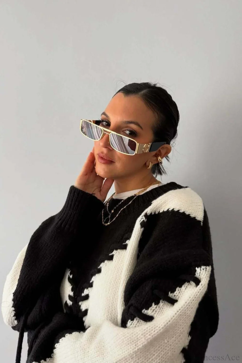 Crew Neck Long Sleeve Contrast Argyle Drawcord Sweater - Image 6