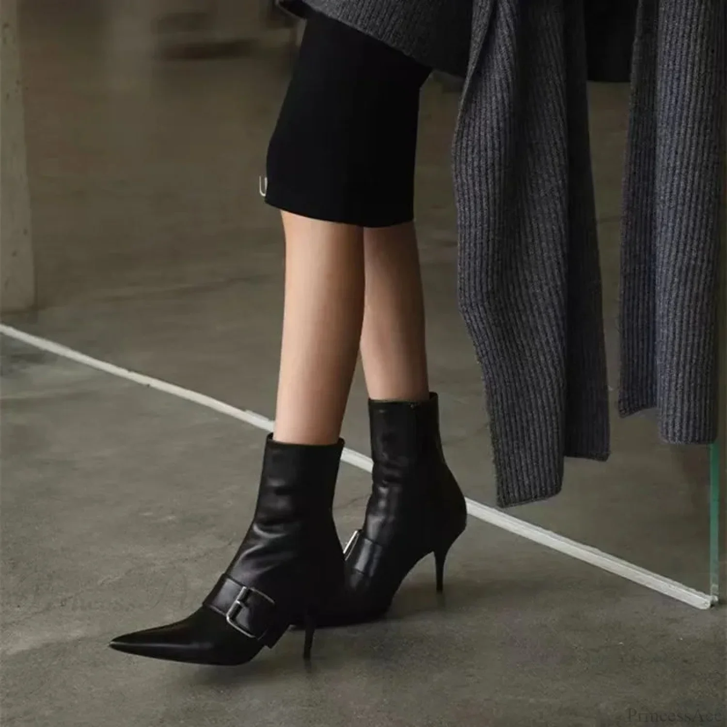 Dark Patent Leather Gothic Dagger Ankle Boot - Image 2