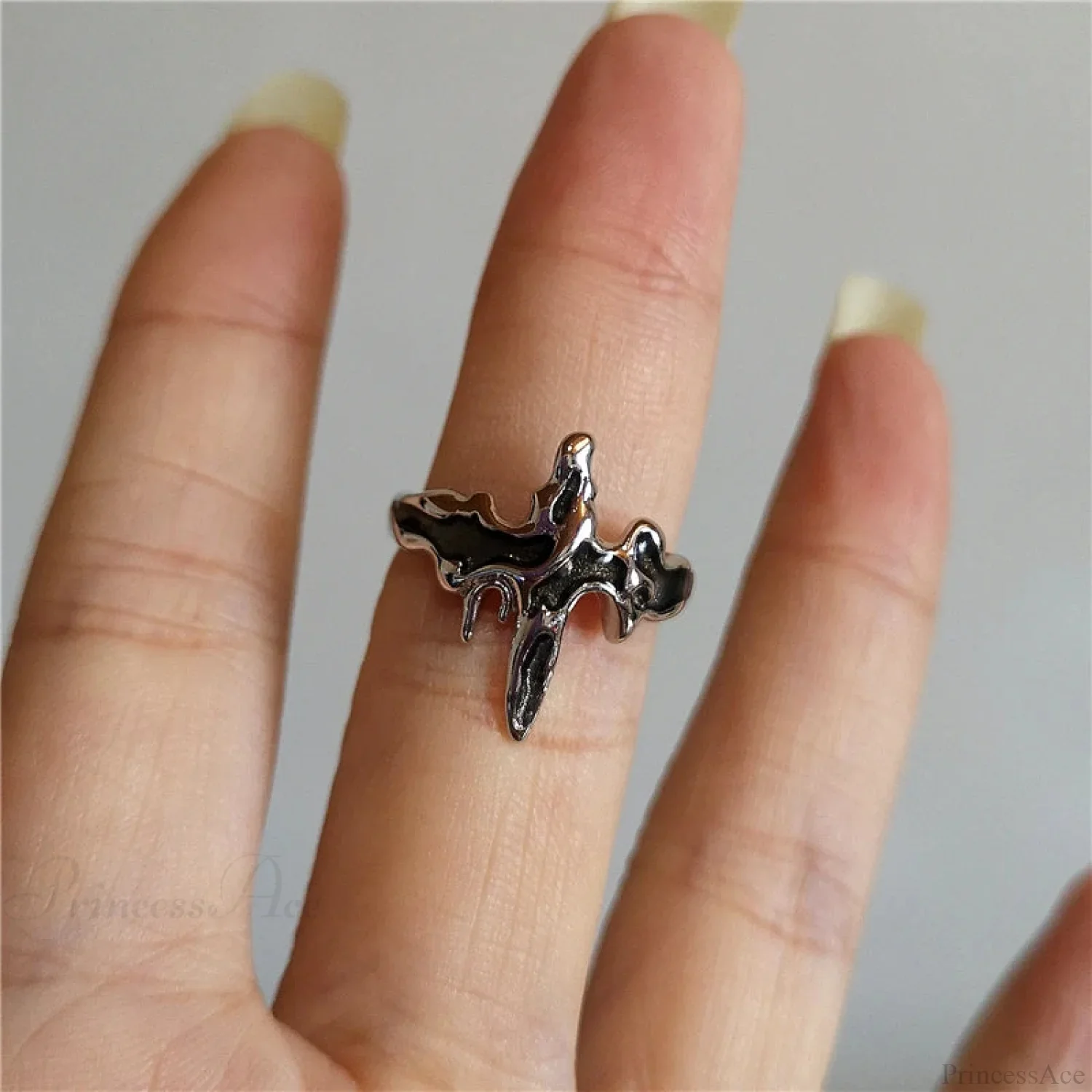 Dark Thorny Rose Pair Ring - Image 4