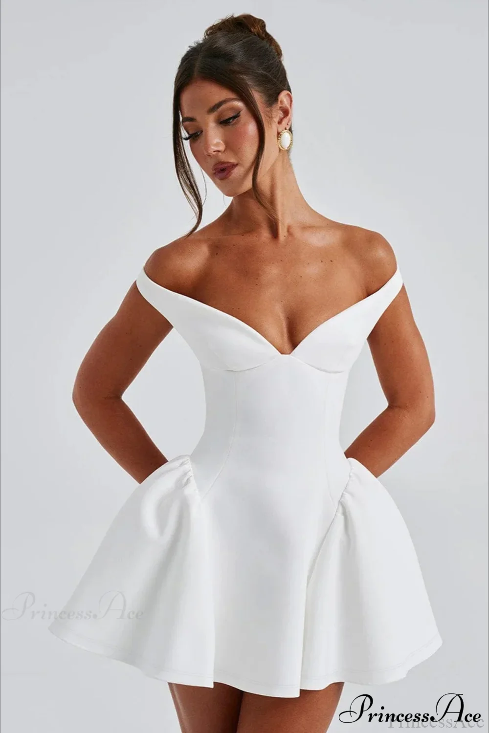 Deep V-Neck Open-Back Edgy Solid Party Dress - Image 4