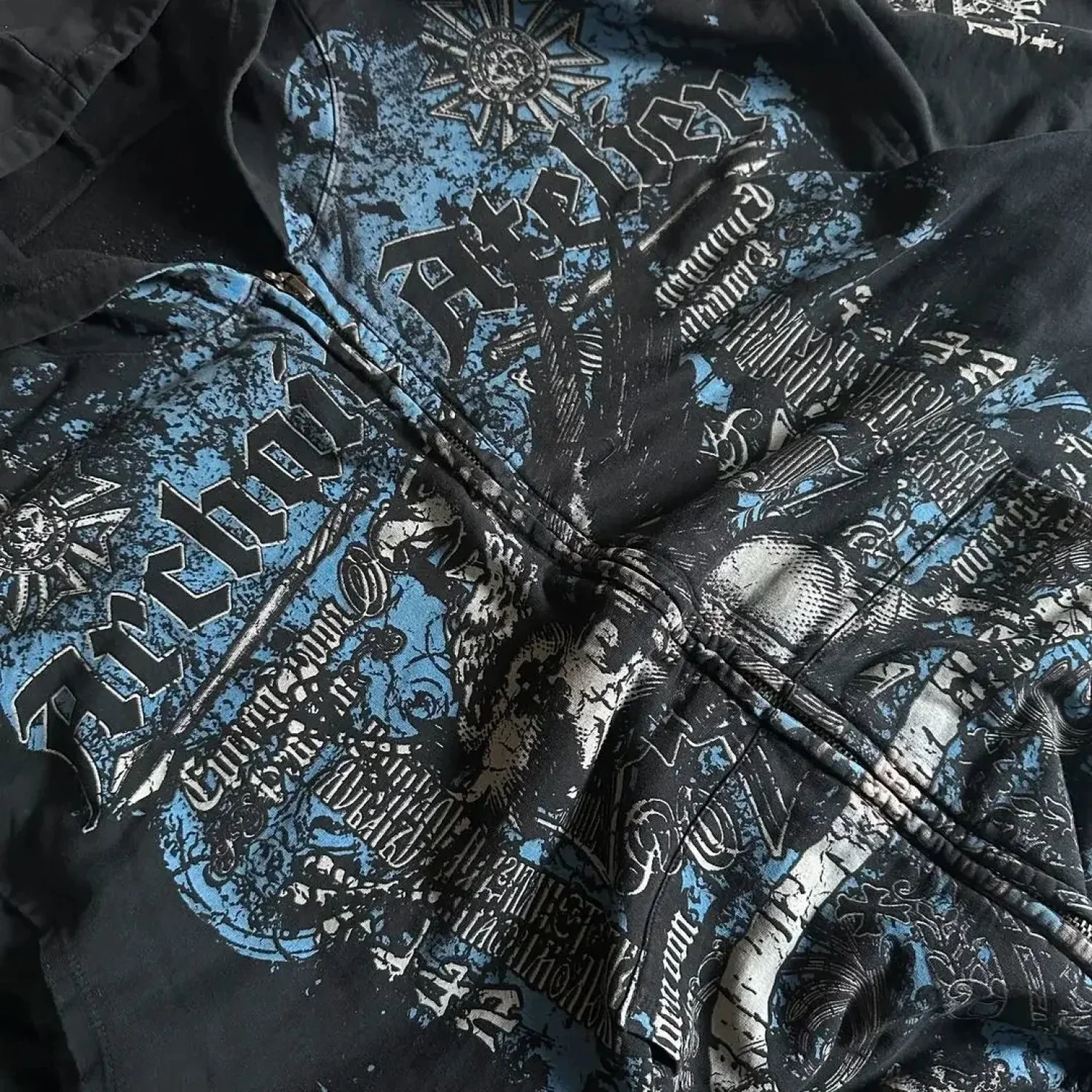 Distress Medieval Vintage Zip Hoodie - Image 4