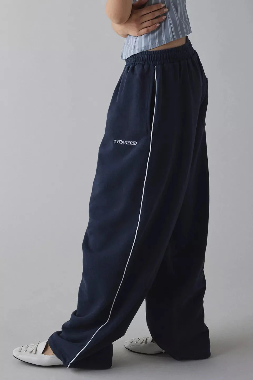 Elastic Waist Loose Fit Casual Pants - Image 9