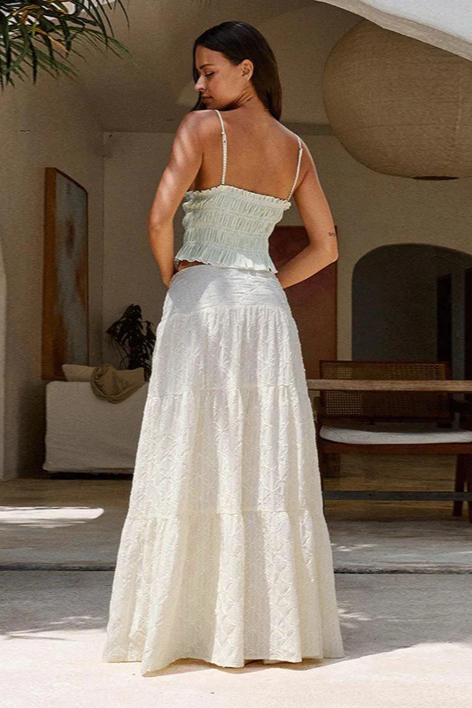 Elegant Jacquard Waist-Cinching Side Slit Skirt - Image 4
