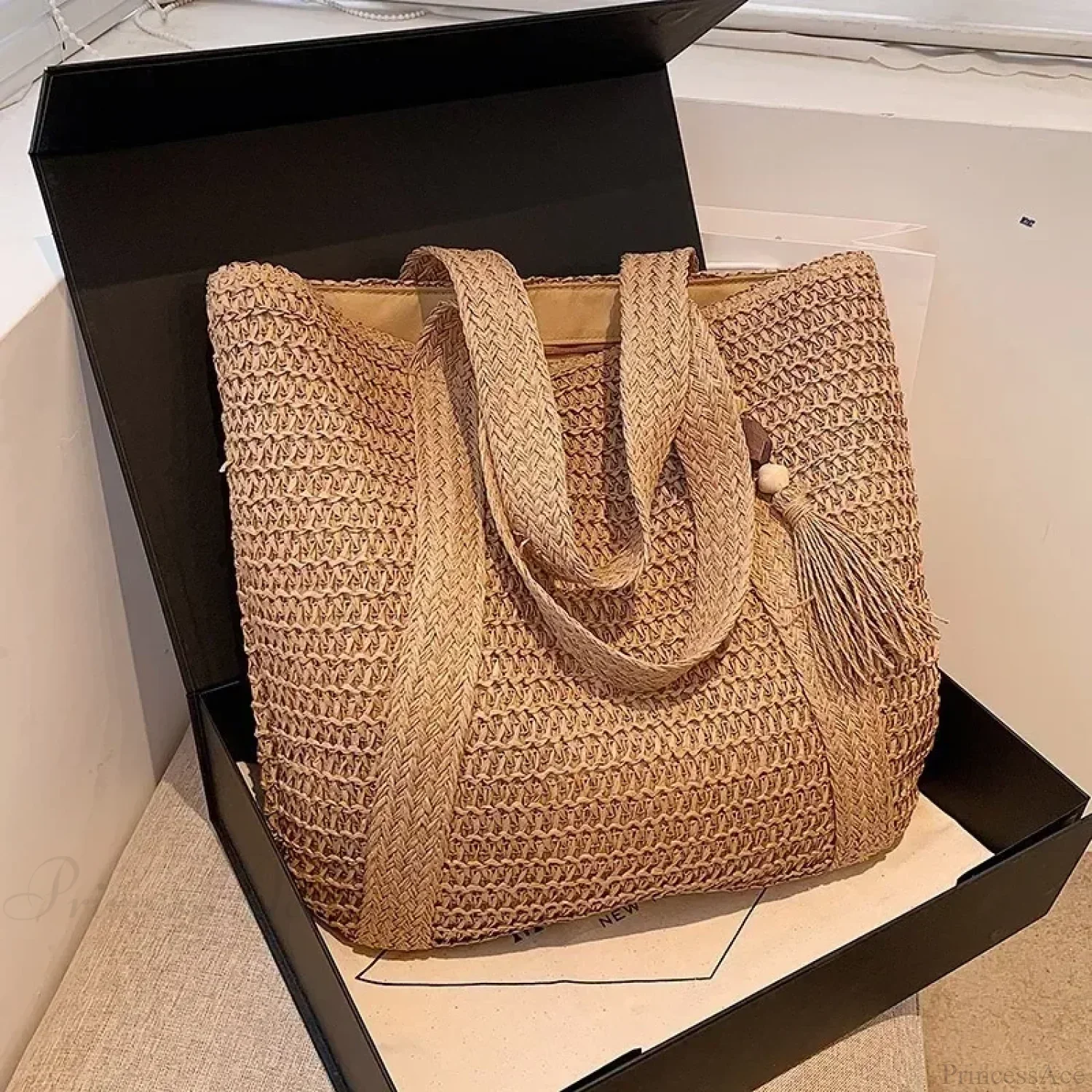 Elegant Ladies Straw Woven Shoulder Bag - Image 5