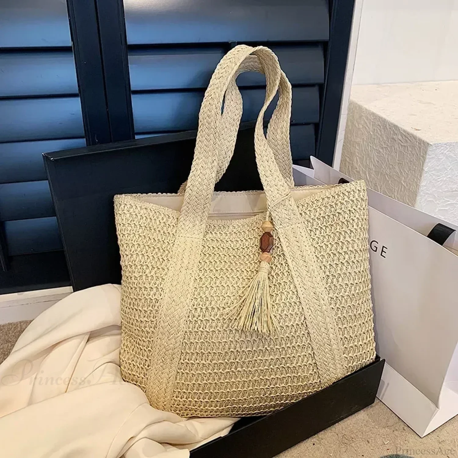 Elegant Ladies Straw Woven Shoulder Bag - Image 7