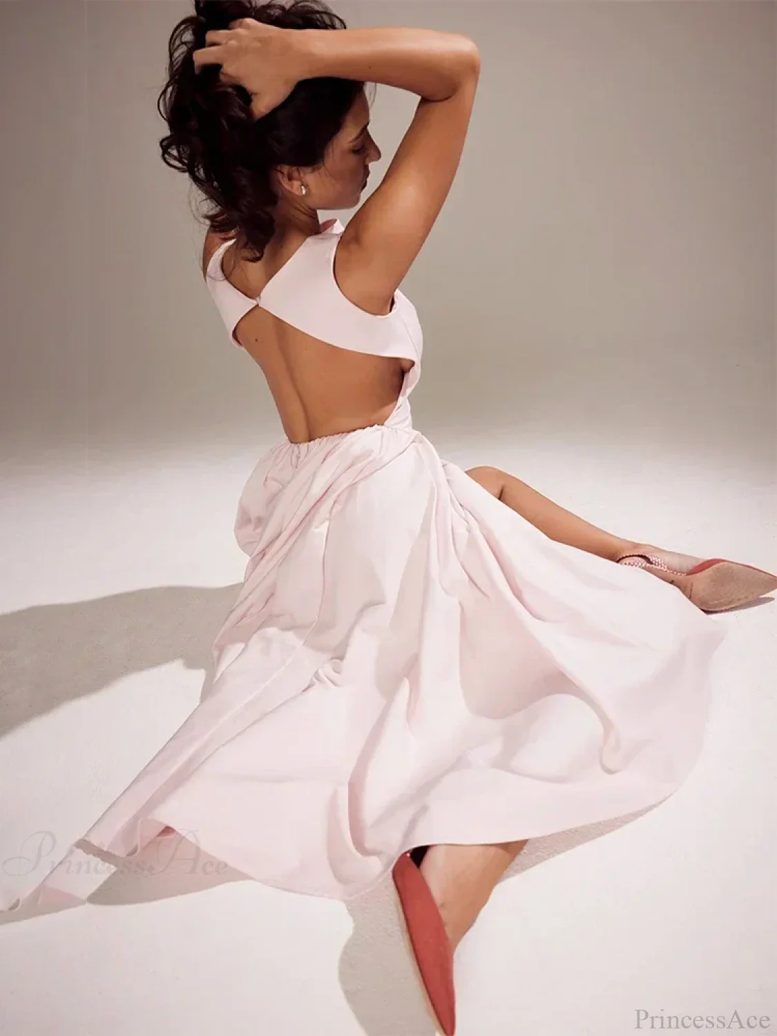Elegant Pleated A-line Vacation Dress - Image 2