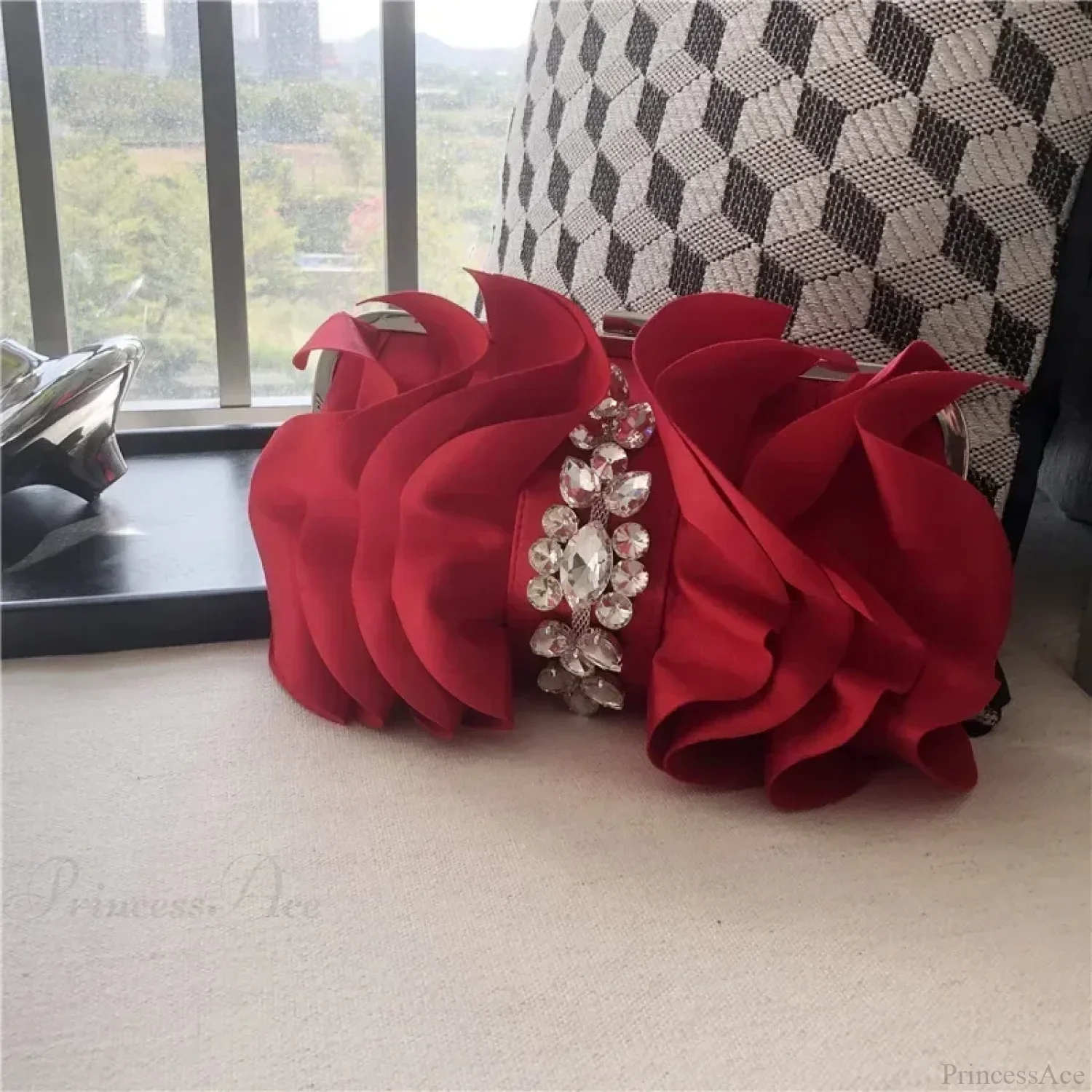 Elegant Red Evening Rhinestone Clutch Wristlet - Image 4