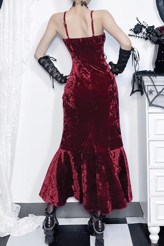 Elegant Ruffled Gothic Dress - Image 2