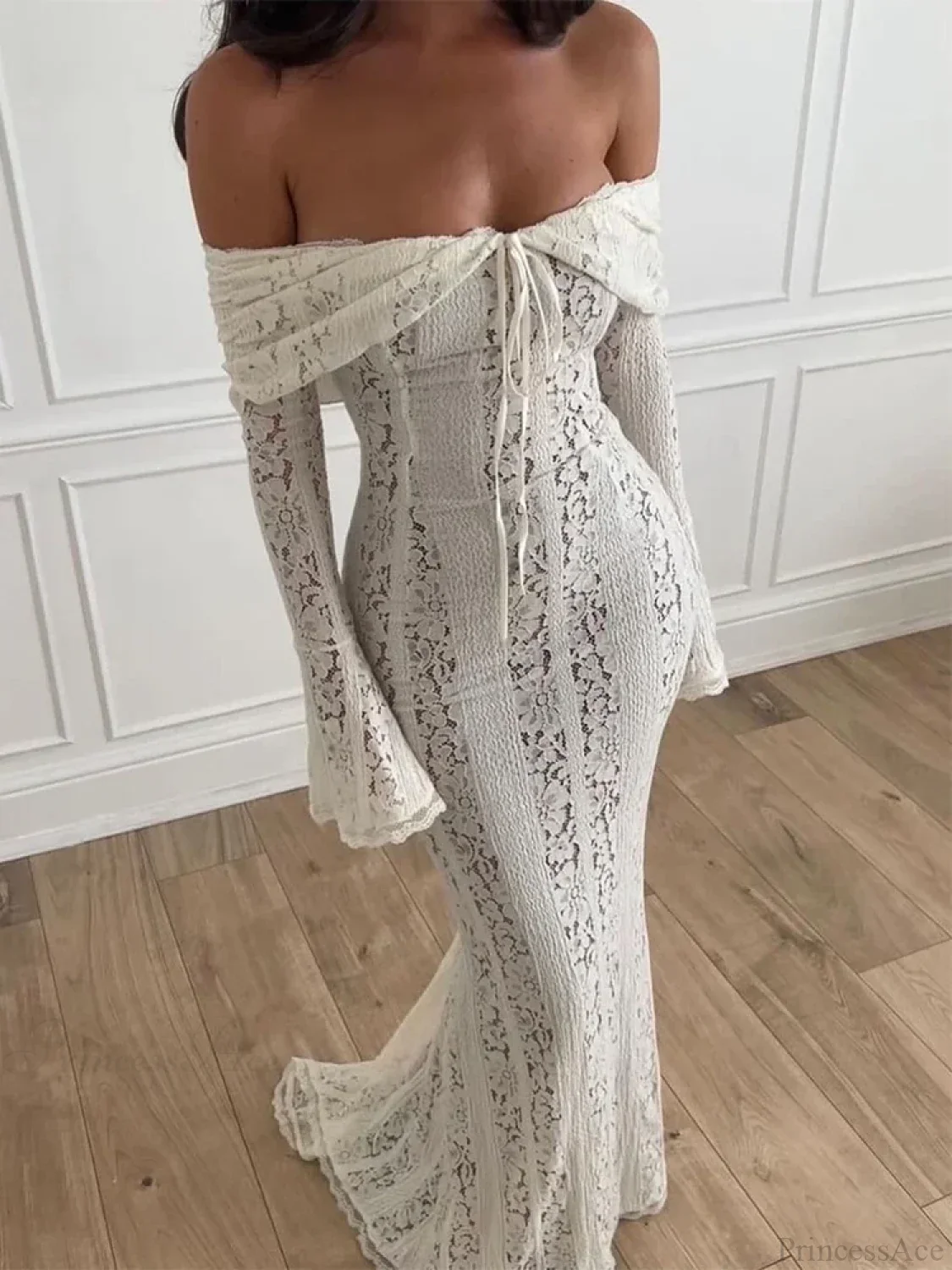 Elegant White Lace Vacation Dress - Image 5
