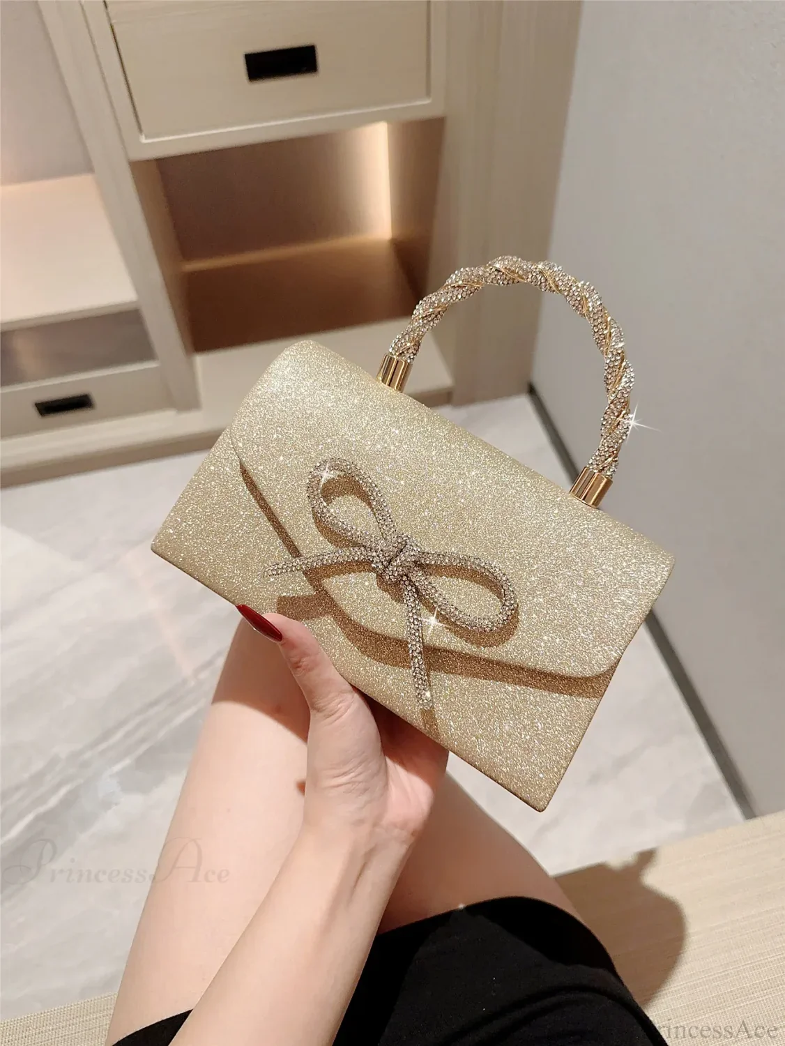 European American Diamond Bow Chain Clutch Bag - Image 4