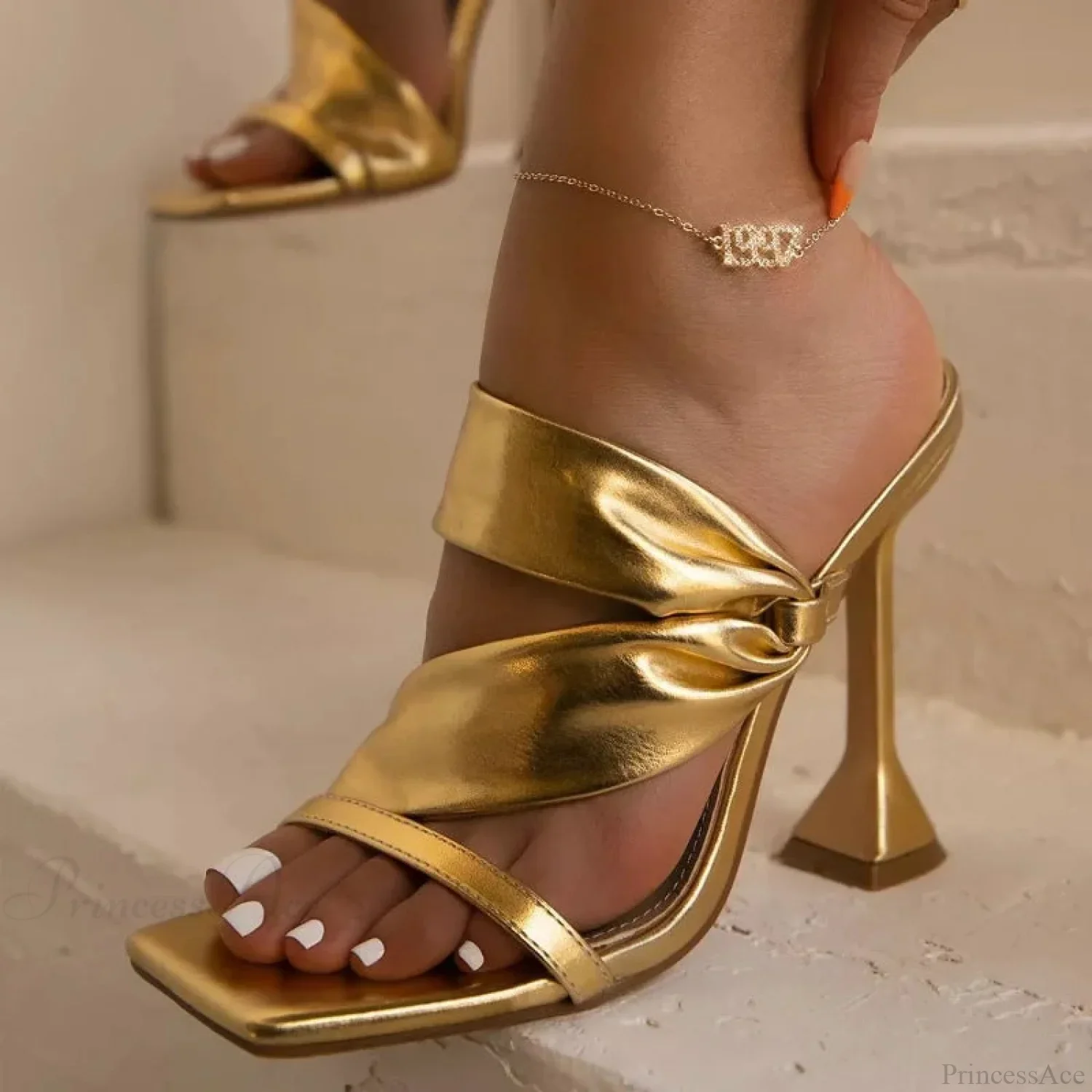 European American Eerie Simple Tall Sandals