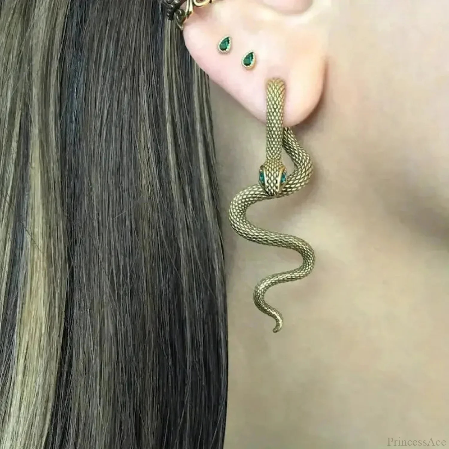 Extravagant Gothic Serpent Removable Stud Earring - Image 3