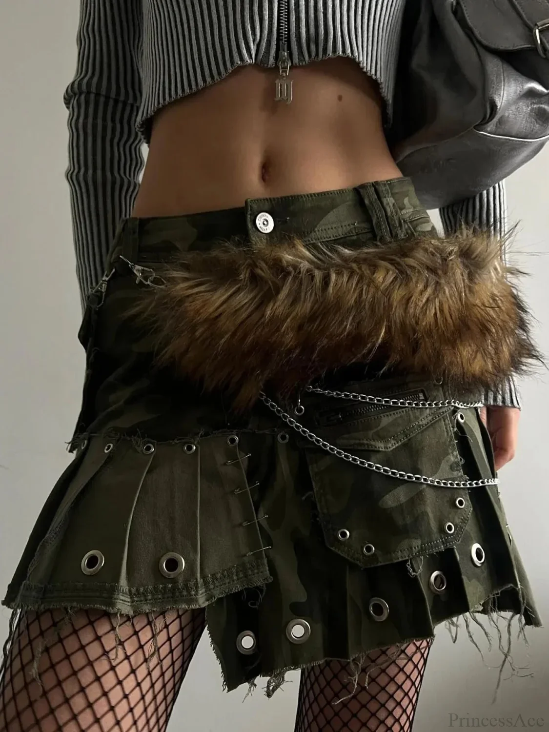 False Hair Gothic Metal Chain Joined Belt - Image 3
