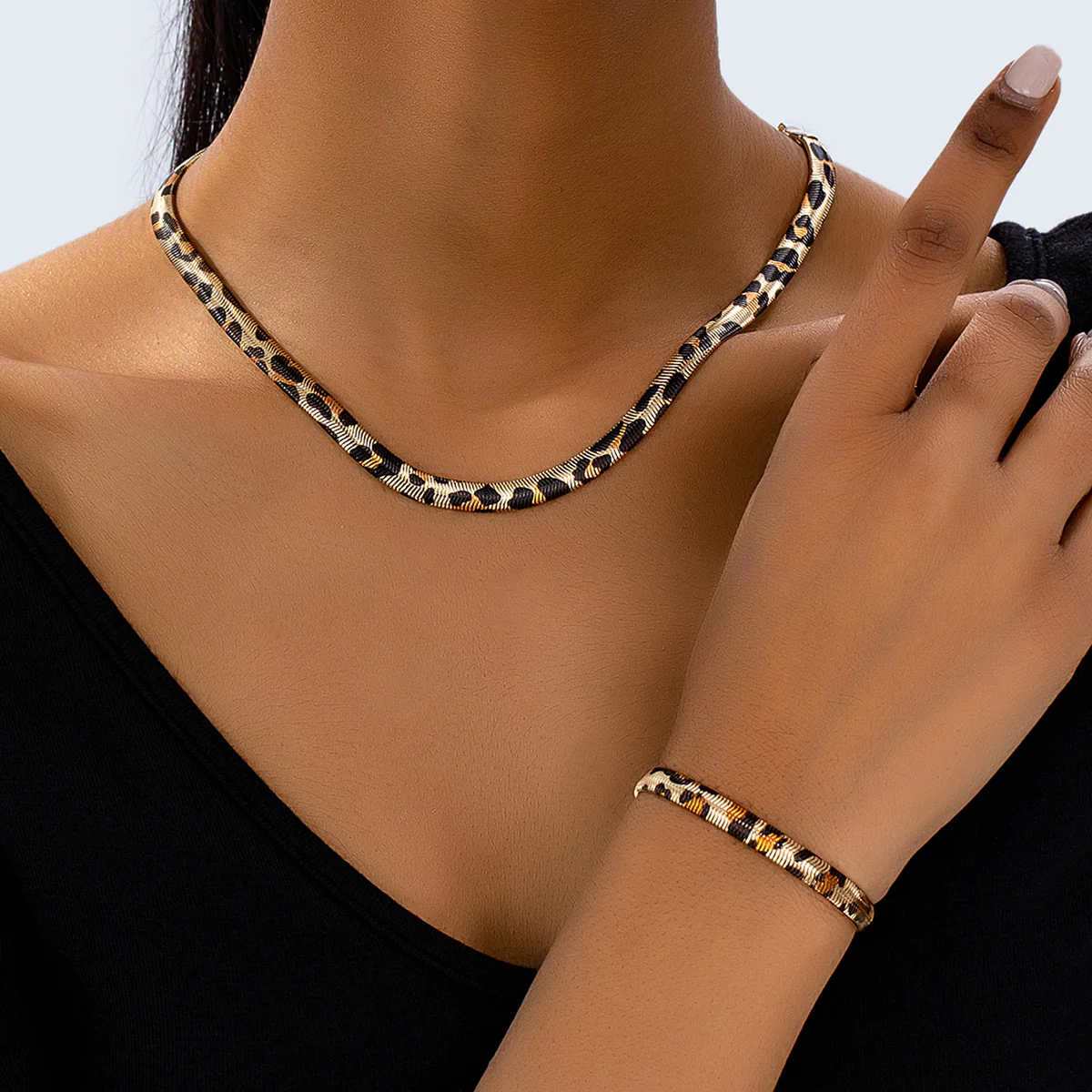 Fashion Leopard Print Choker NeckLace - Image 2