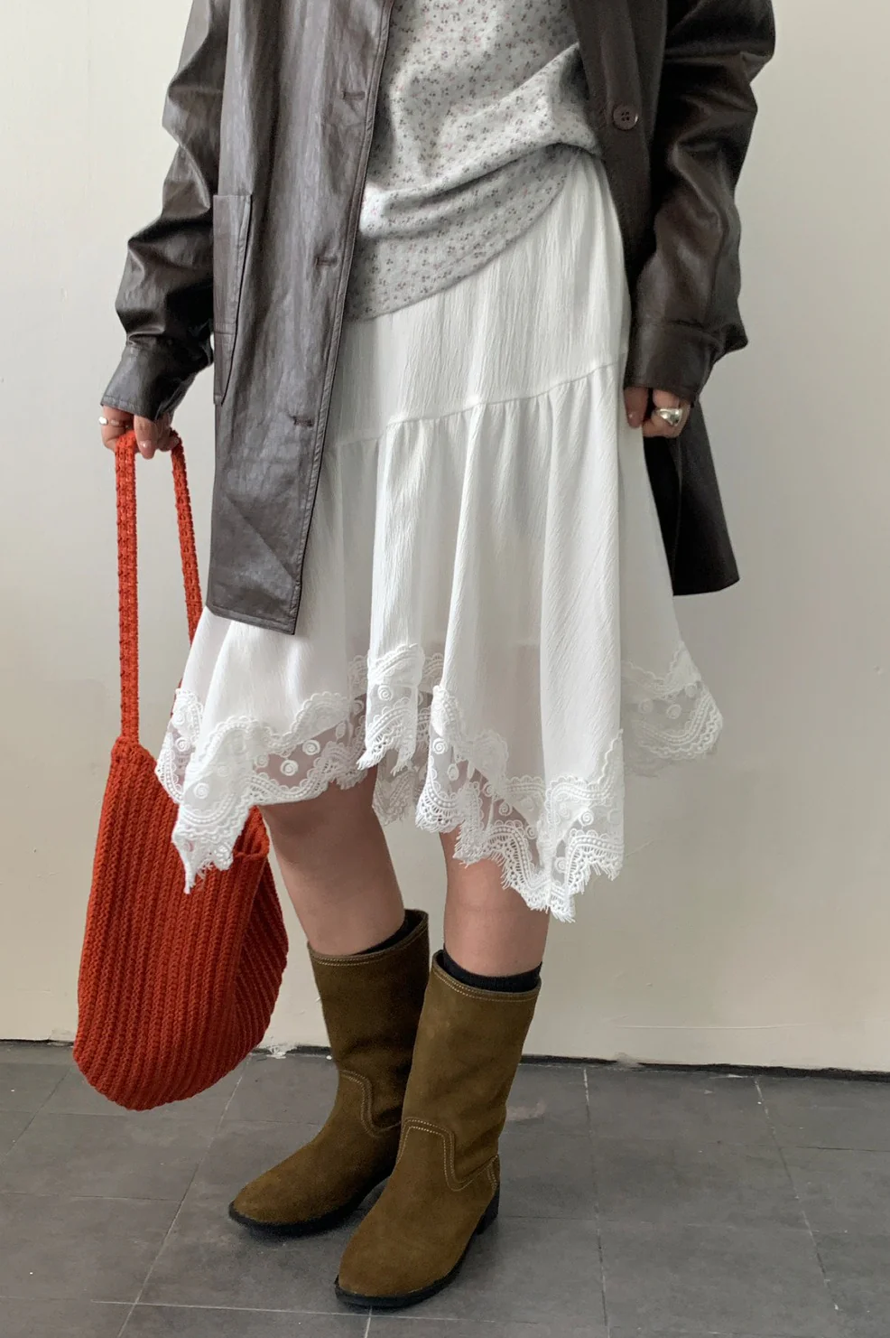 Fashionable Elegant Asymmetrical Lace Panel Midi Skirt
