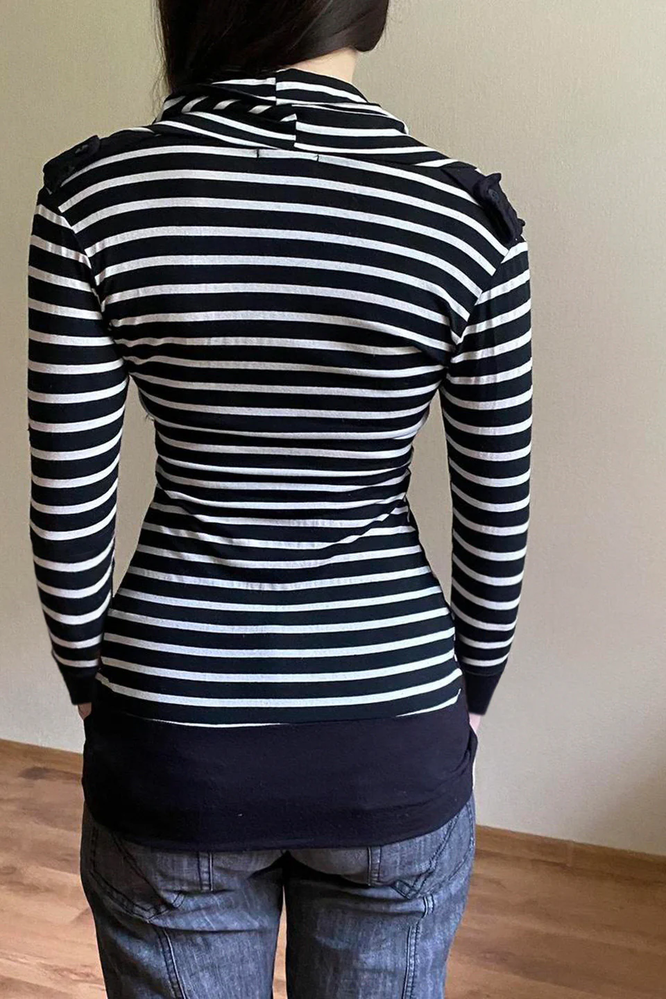 Fitted Striped Off Shoulder Long Sleeve Blouse - Image 4