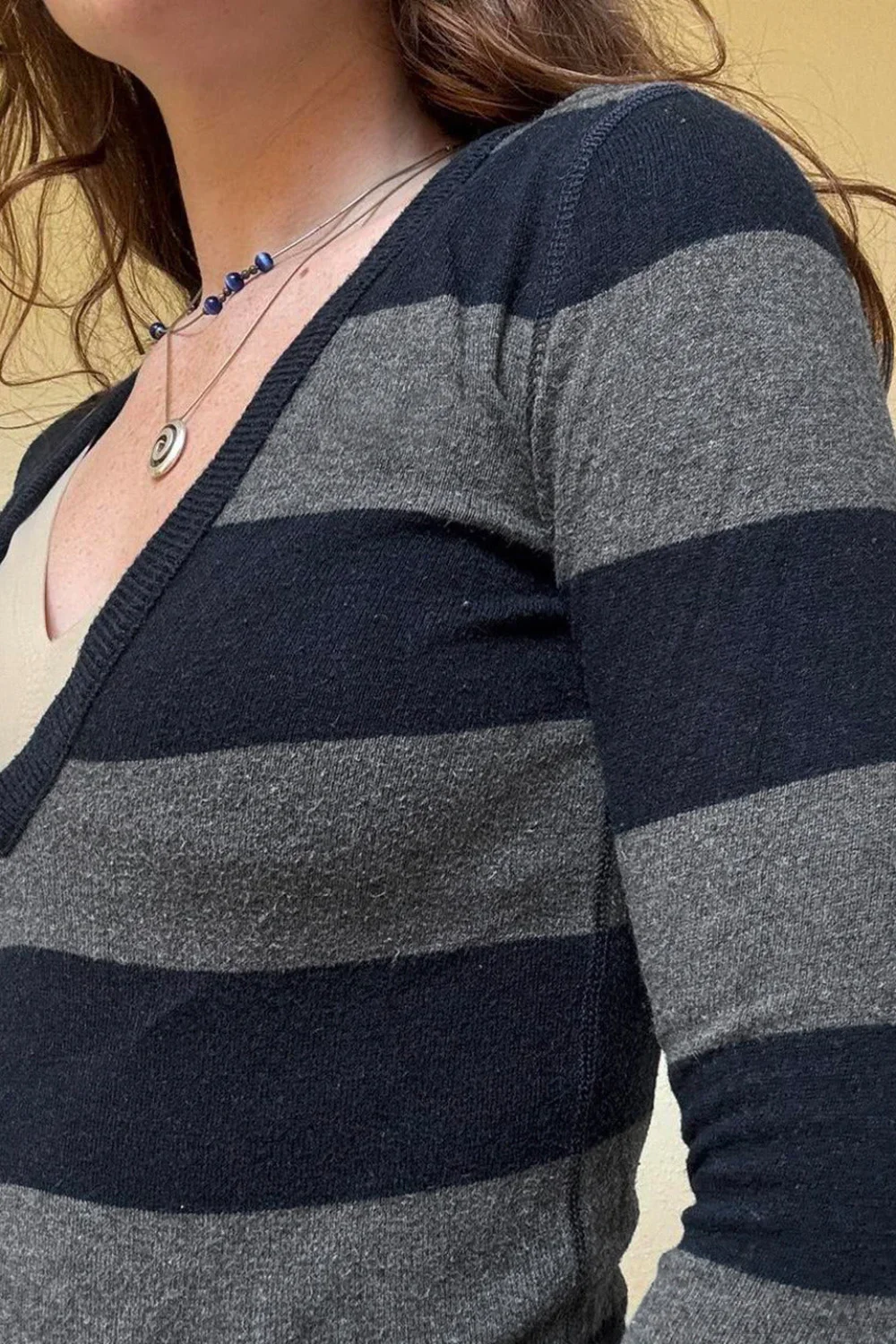 Fitted Striped V Neck Long Sleeve Knit Blouse - Image 3