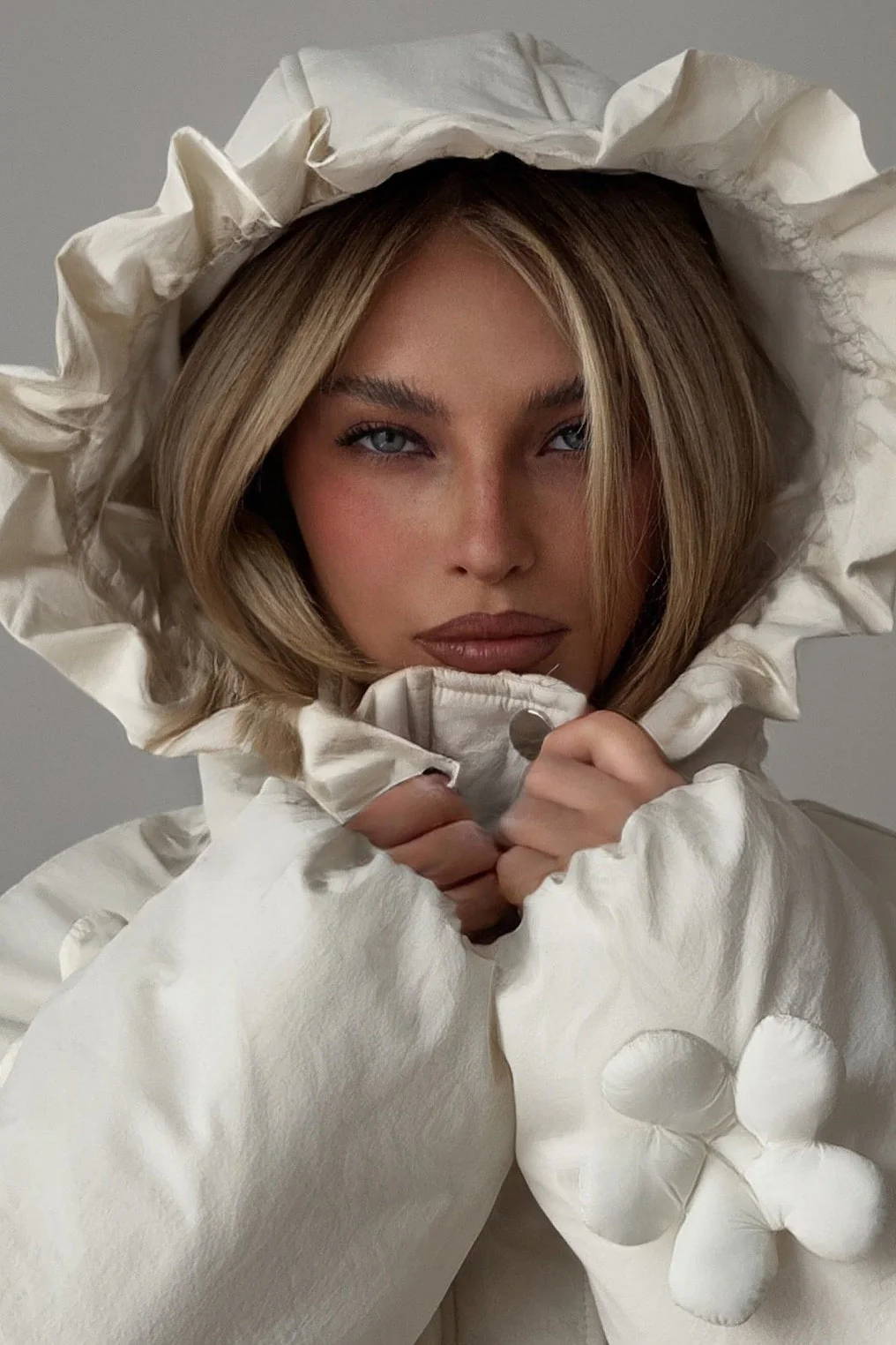 3D Floral Cropped Hooded Puffer Jacket - Image 2