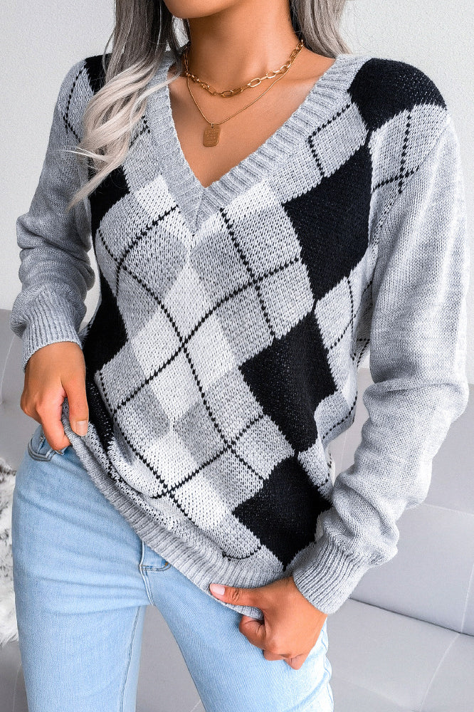 Argyle V-Neck Knit Pullover Sweater - Image 19