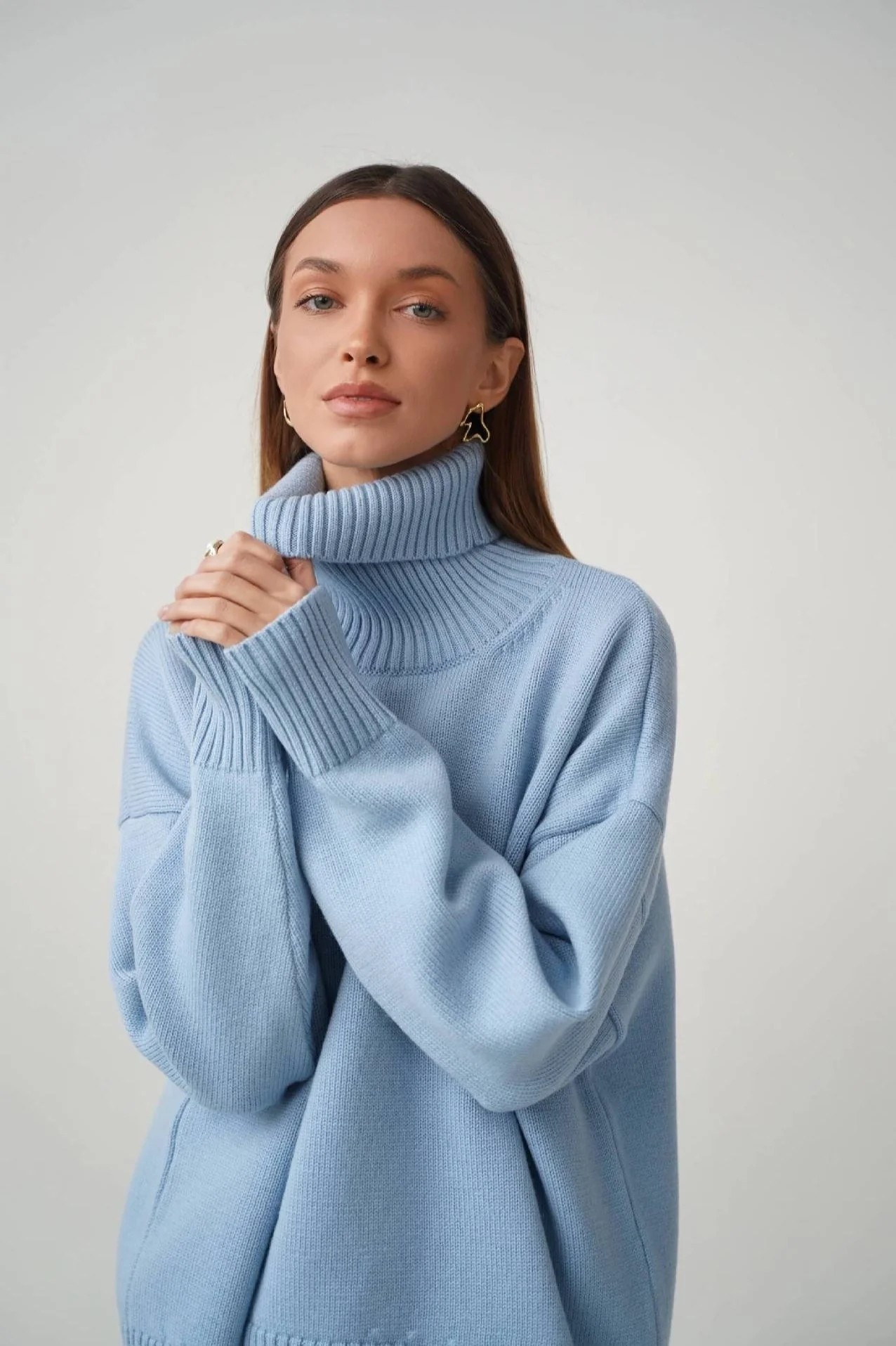 Basic Solid Knit Turtleneck Sweater - Image 5