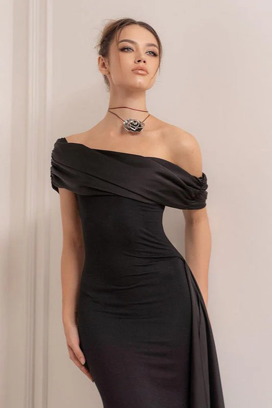 Black One Shoulder Flowy Sleeve Formal Dress - Image 11