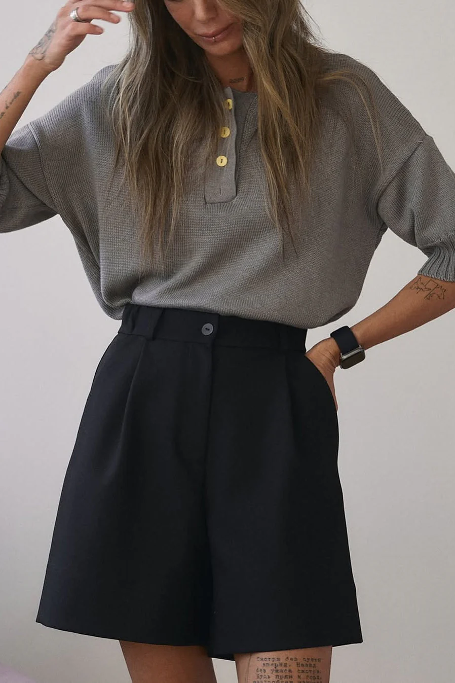 Loose Fit Buttoned Knit Polo Sweater - Image 15