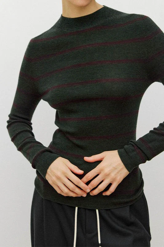 Seamless Crew Neck Striped Knit Top - Image 5