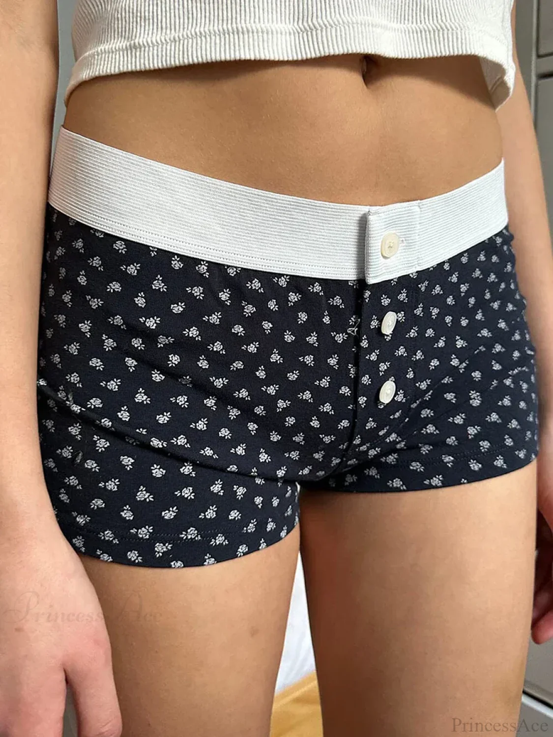 Floral Button Elastic Waist Short - Image 2