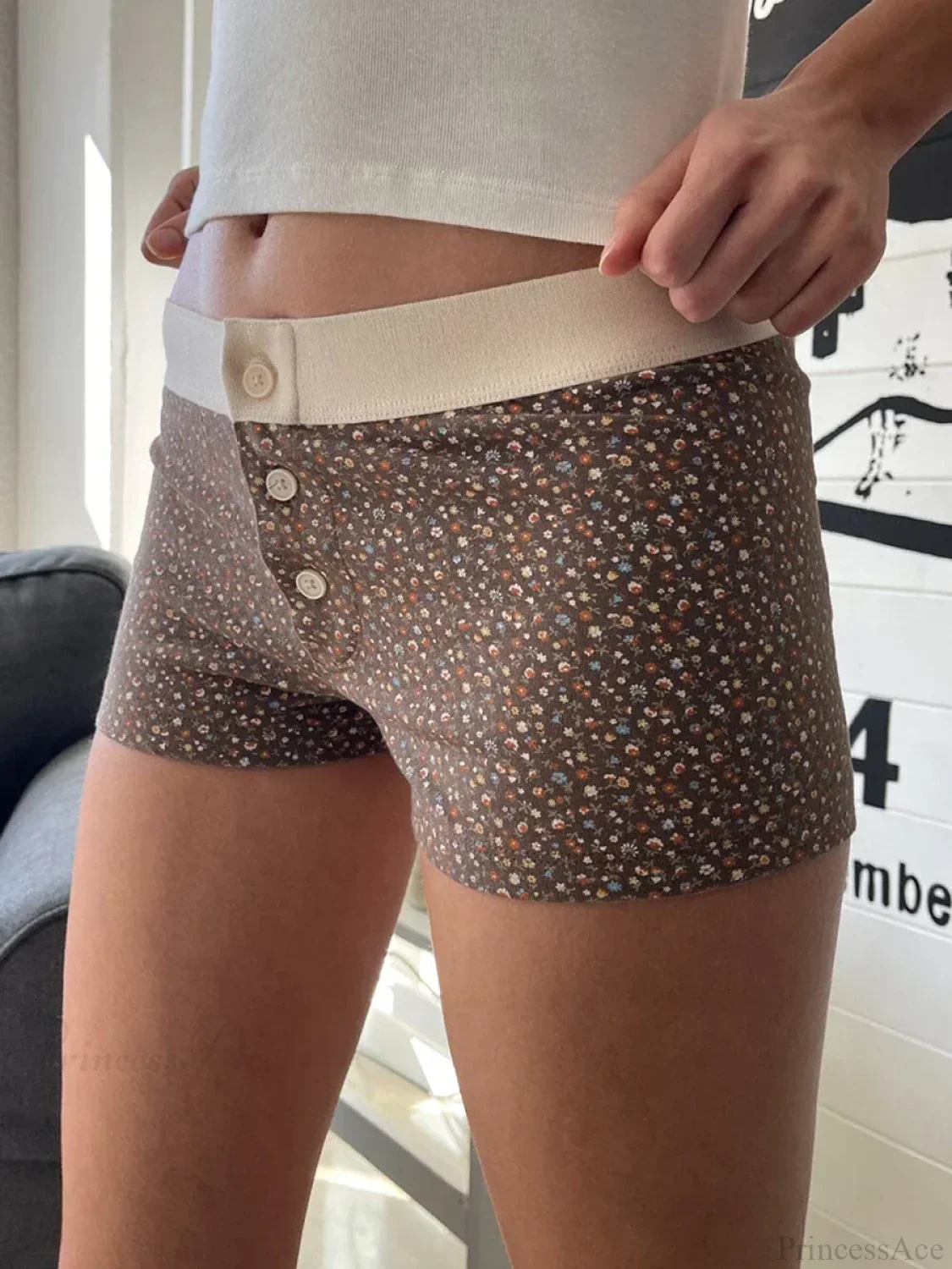 Floral Button Elastic Waist Short - Image 5