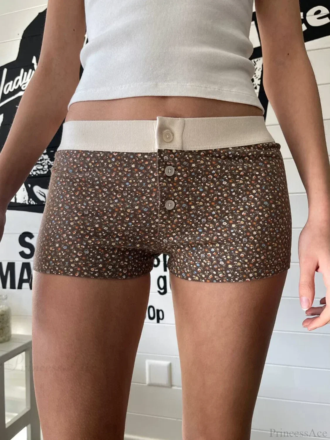 Floral Button Elastic Waist Short - Image 6
