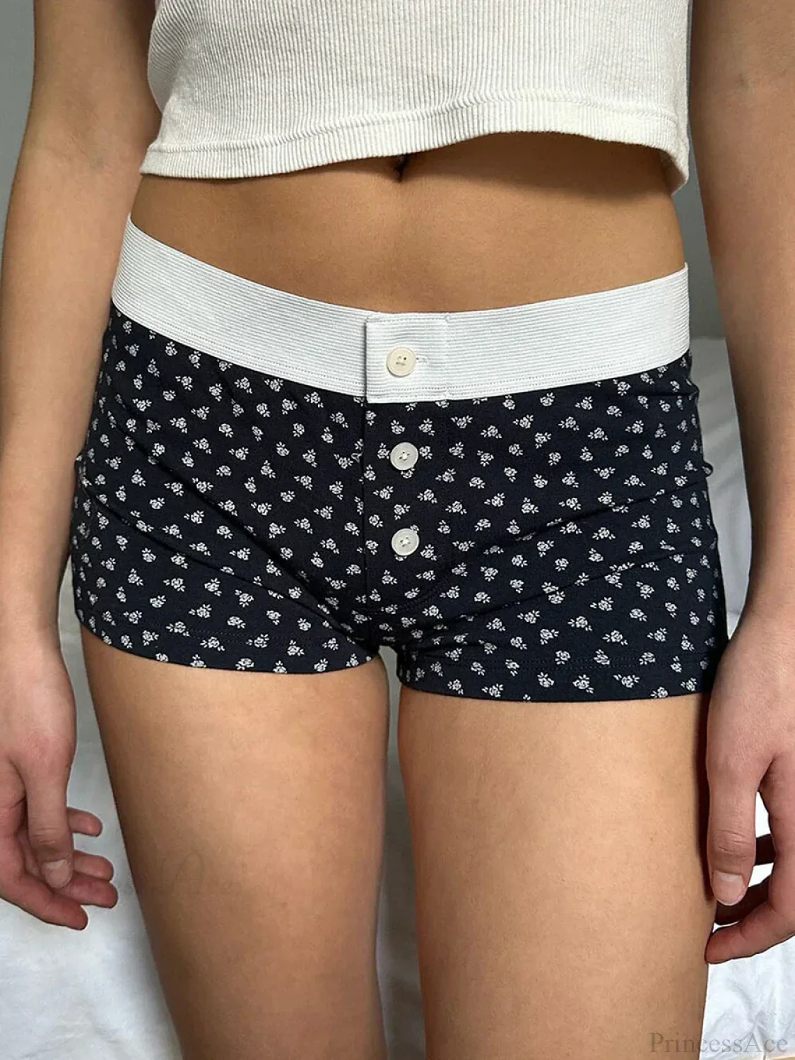 Floral Button Elastic Waist Short - Image 7