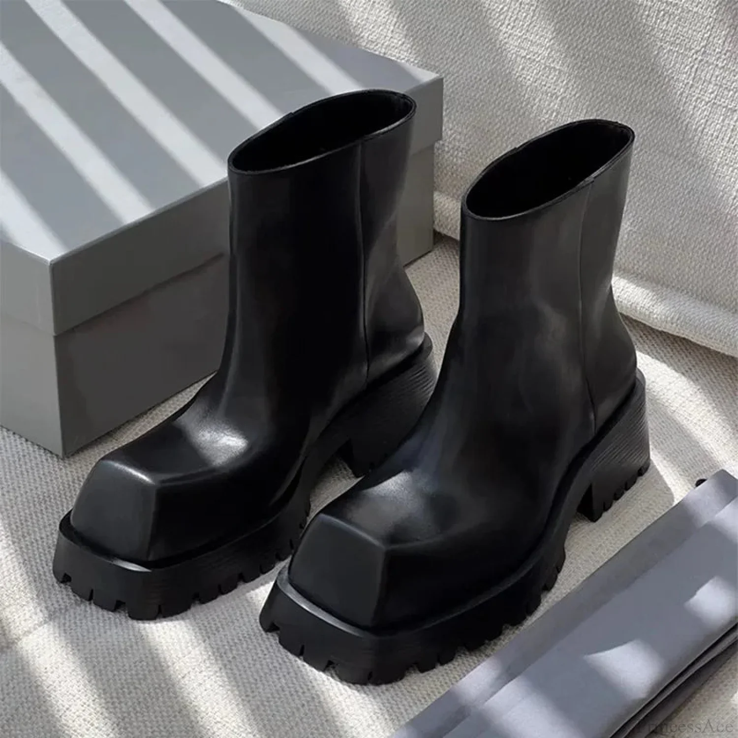 Fresh Chelsea Brief Mysterious Platform Boot - Image 2