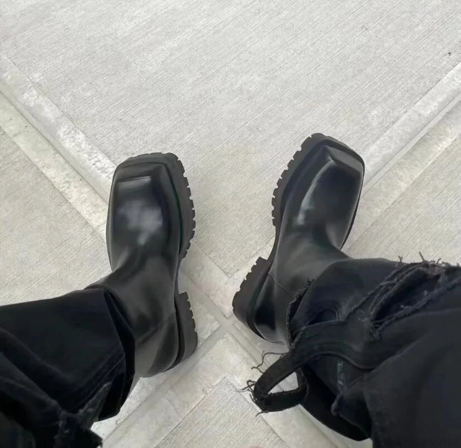 Fresh Chelsea Brief Mysterious Platform Boot - Image 4
