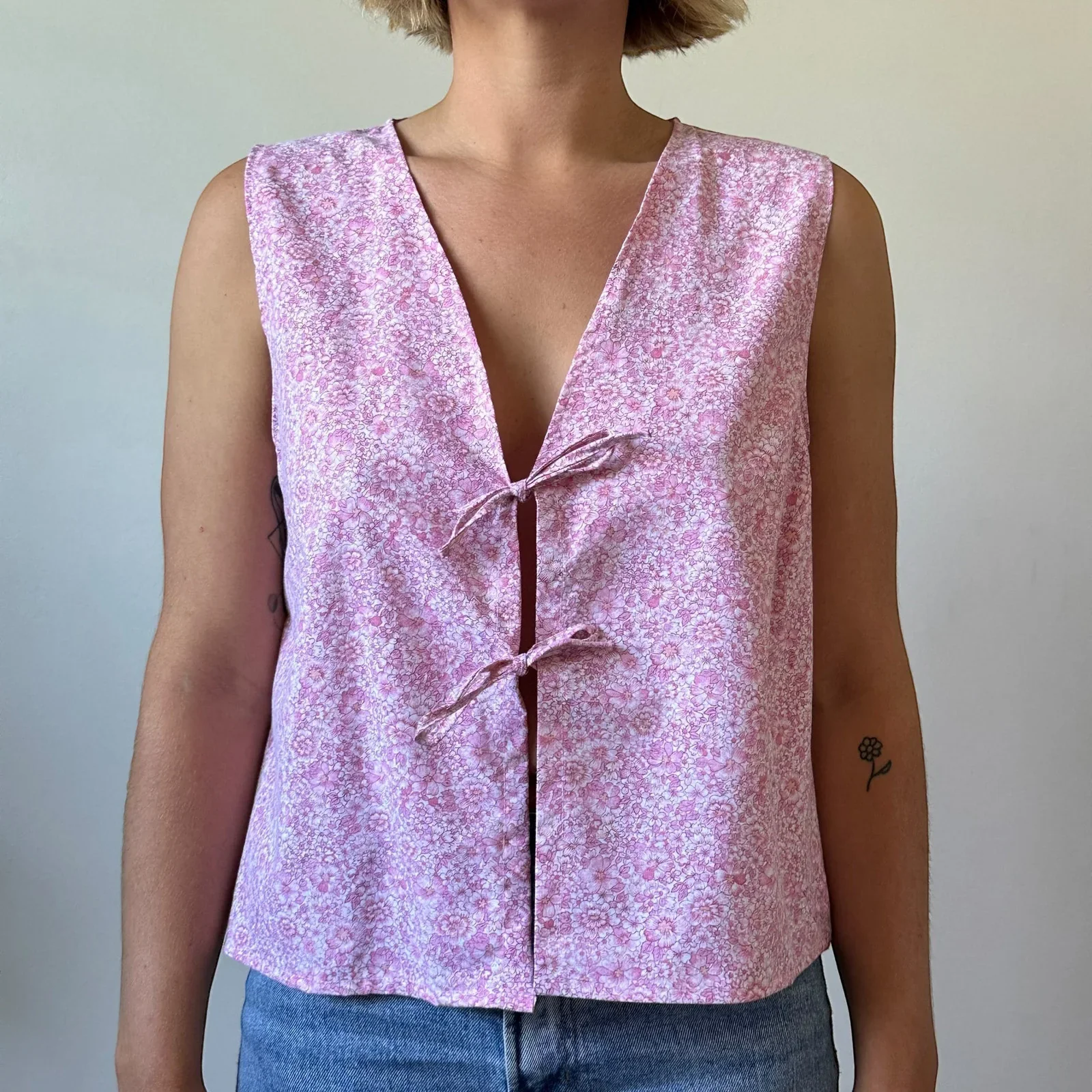 Gingham Tie Front Crop Top - Image 4