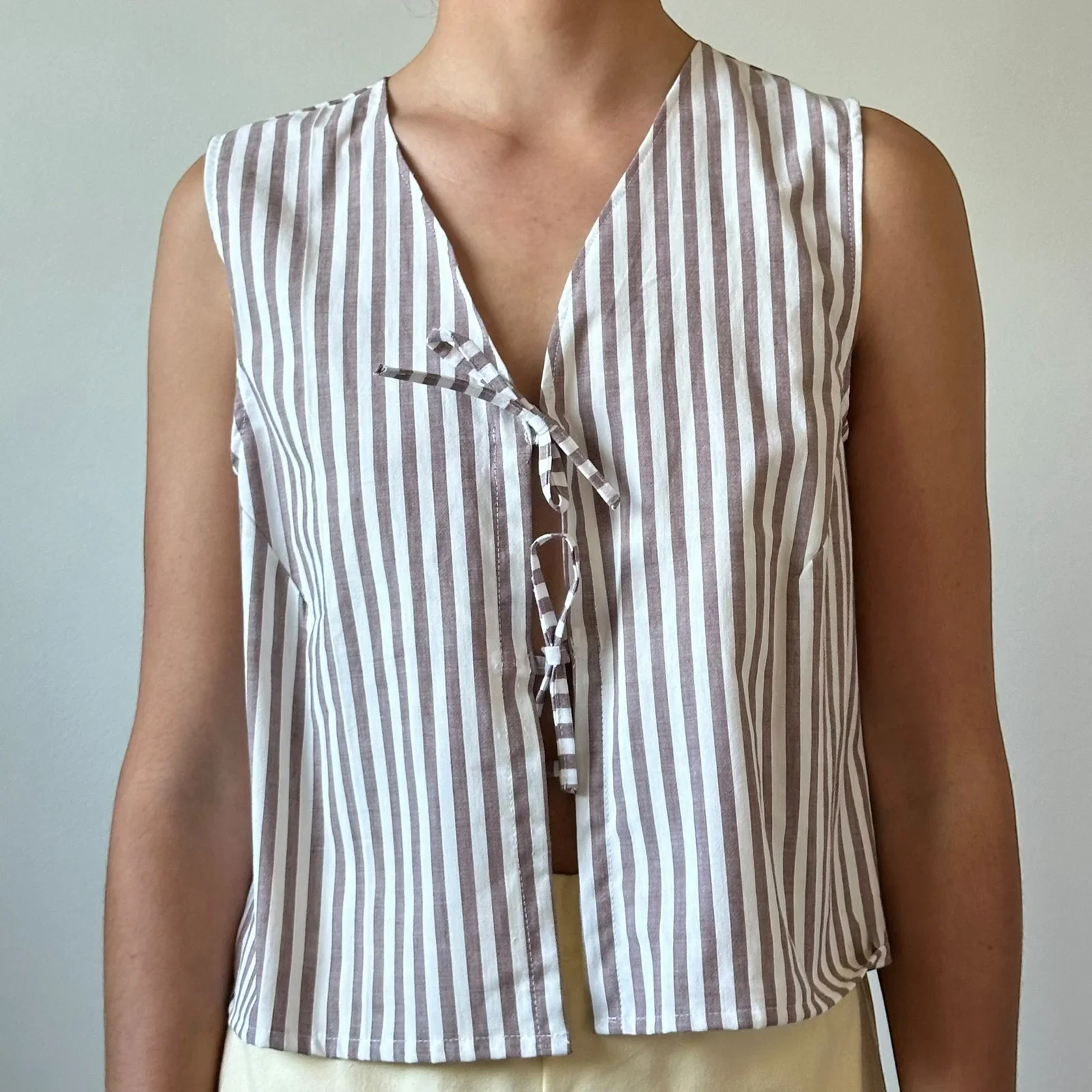 Gingham Tie Front Crop Top - Image 6