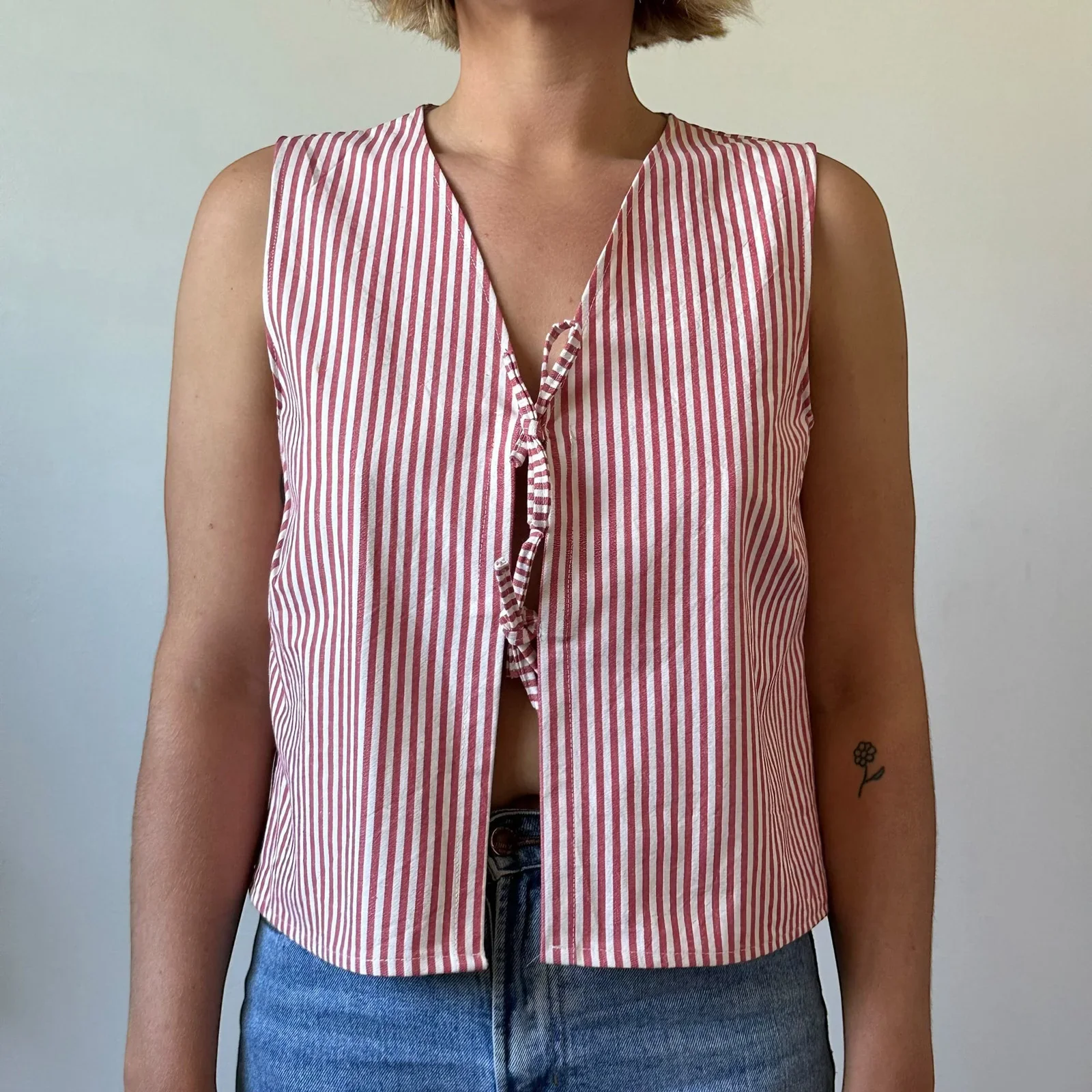 Gingham Tie Front Crop Top - Image 9